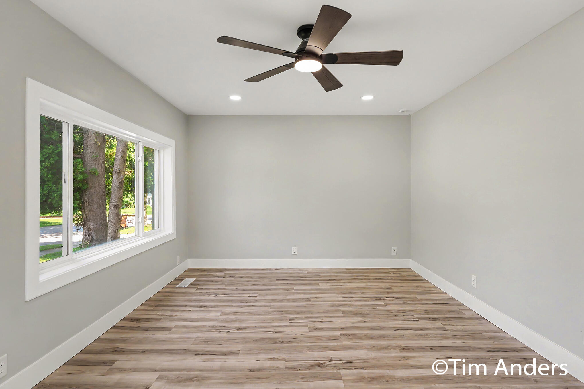 307 S East Street Property Photo 5