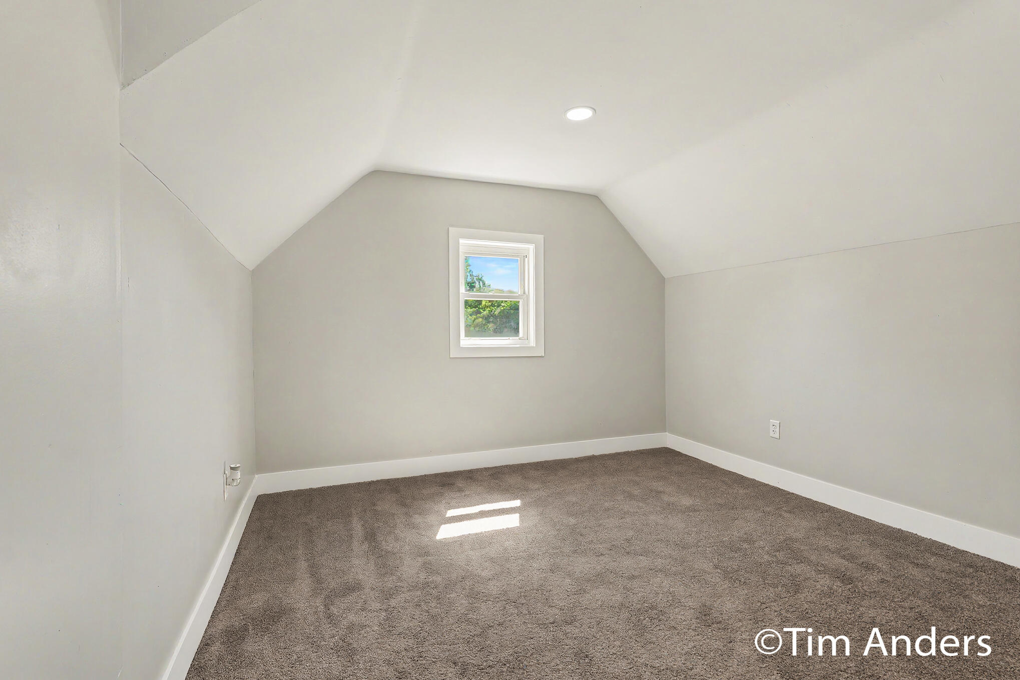 307 S East Street Property Photo 16