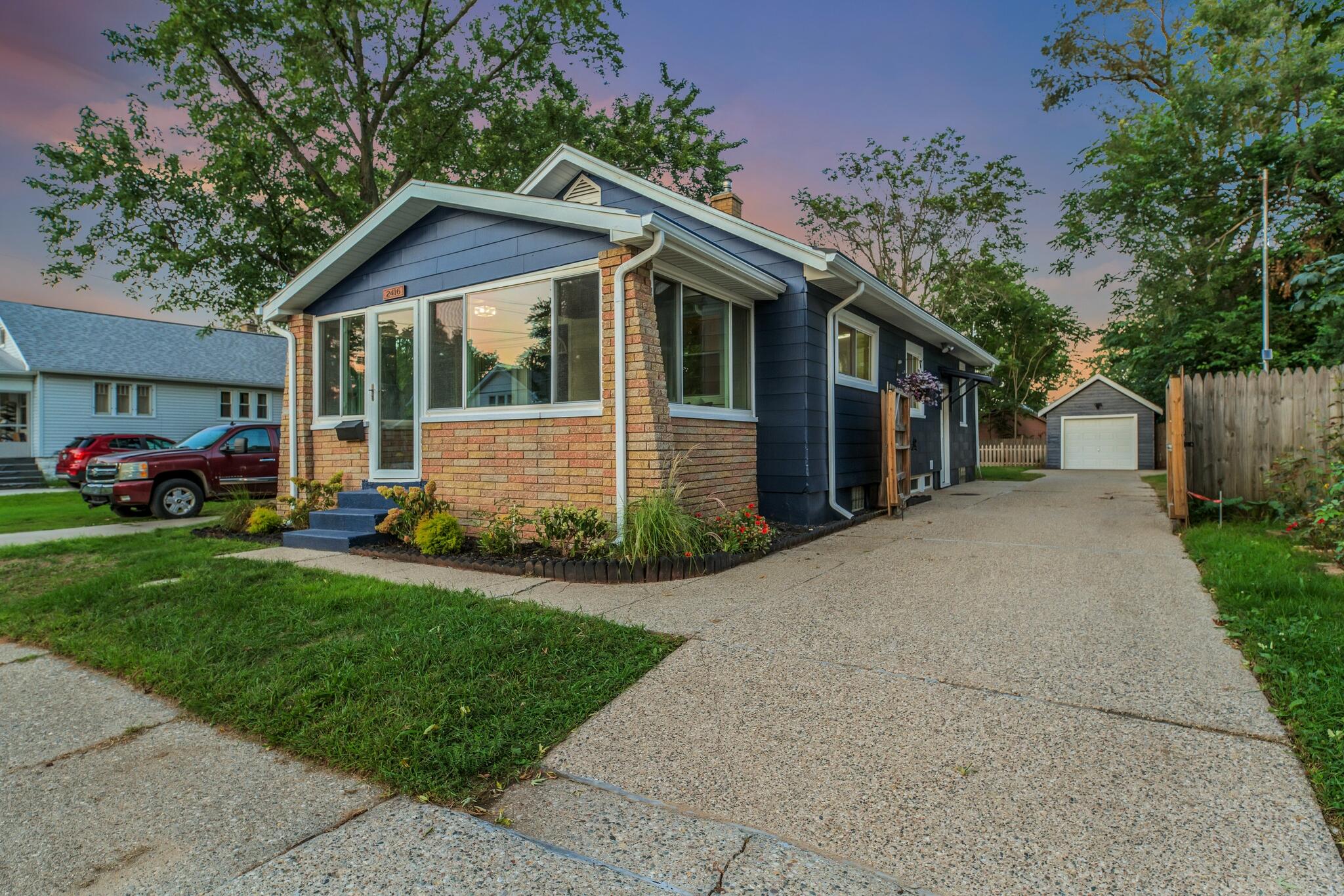 2416 Woodward Avenue Sw Property Photo 1
