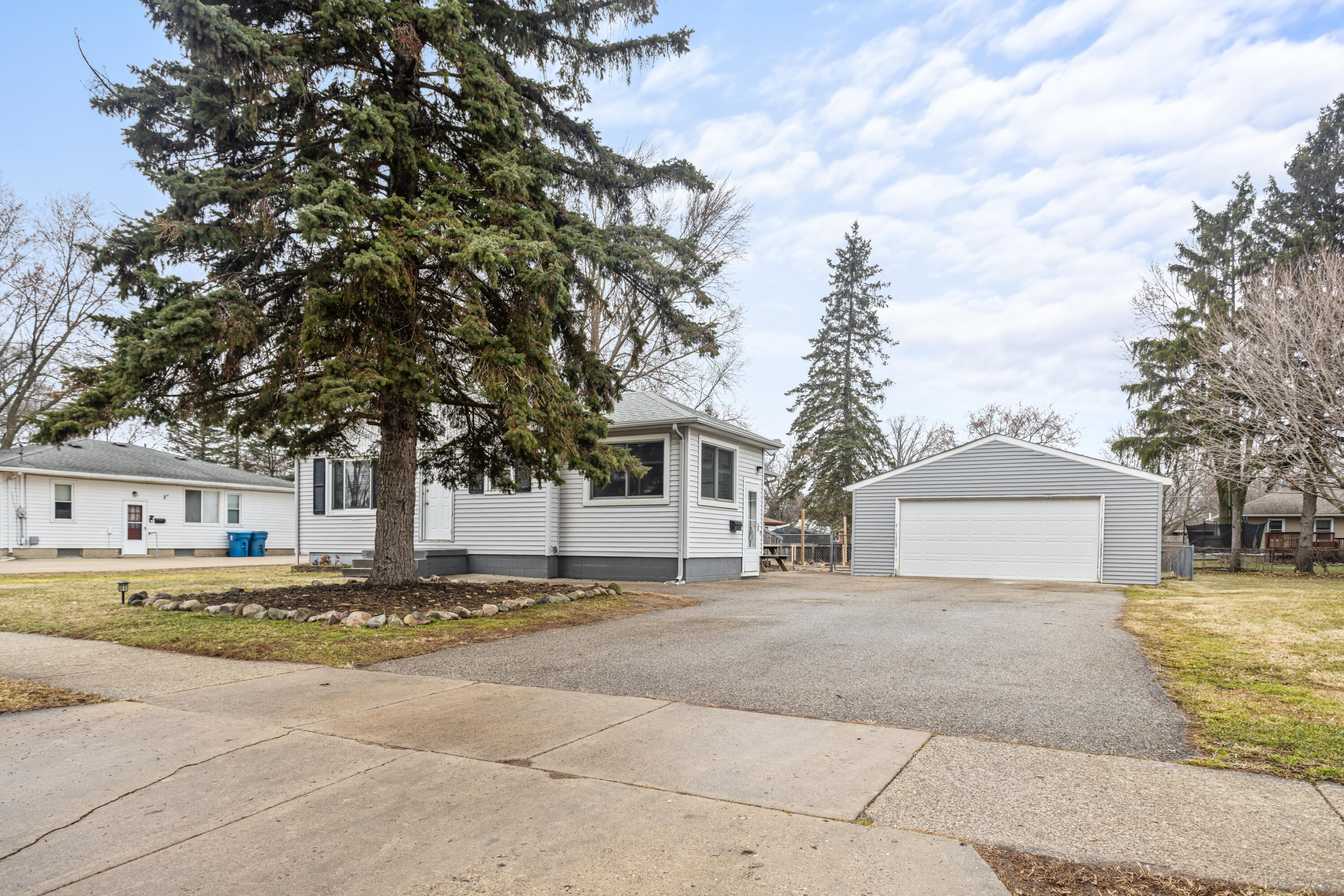 3715 Grant Street Property Photo 4