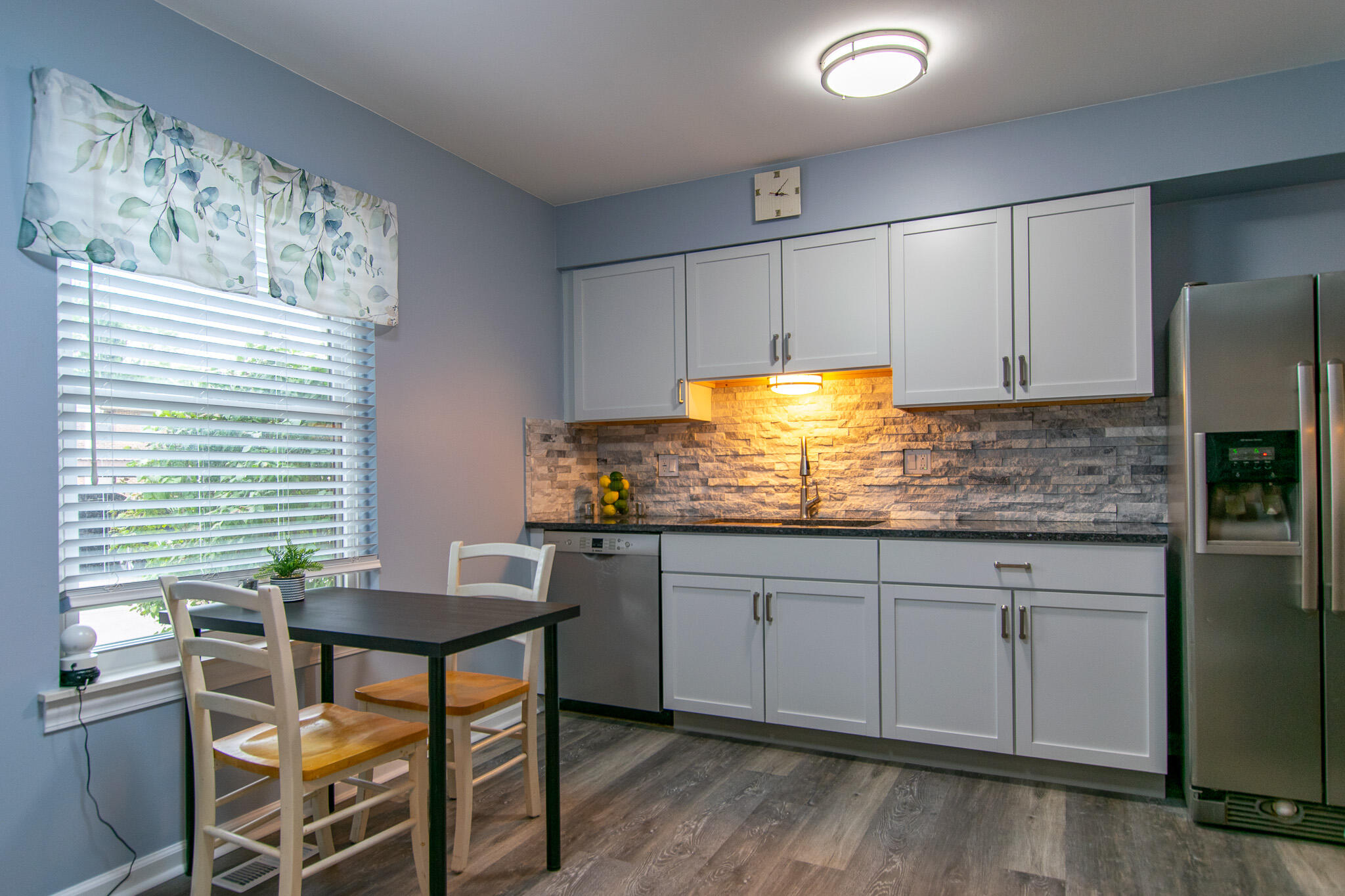 8387 Lakeview Court Property Photo 6