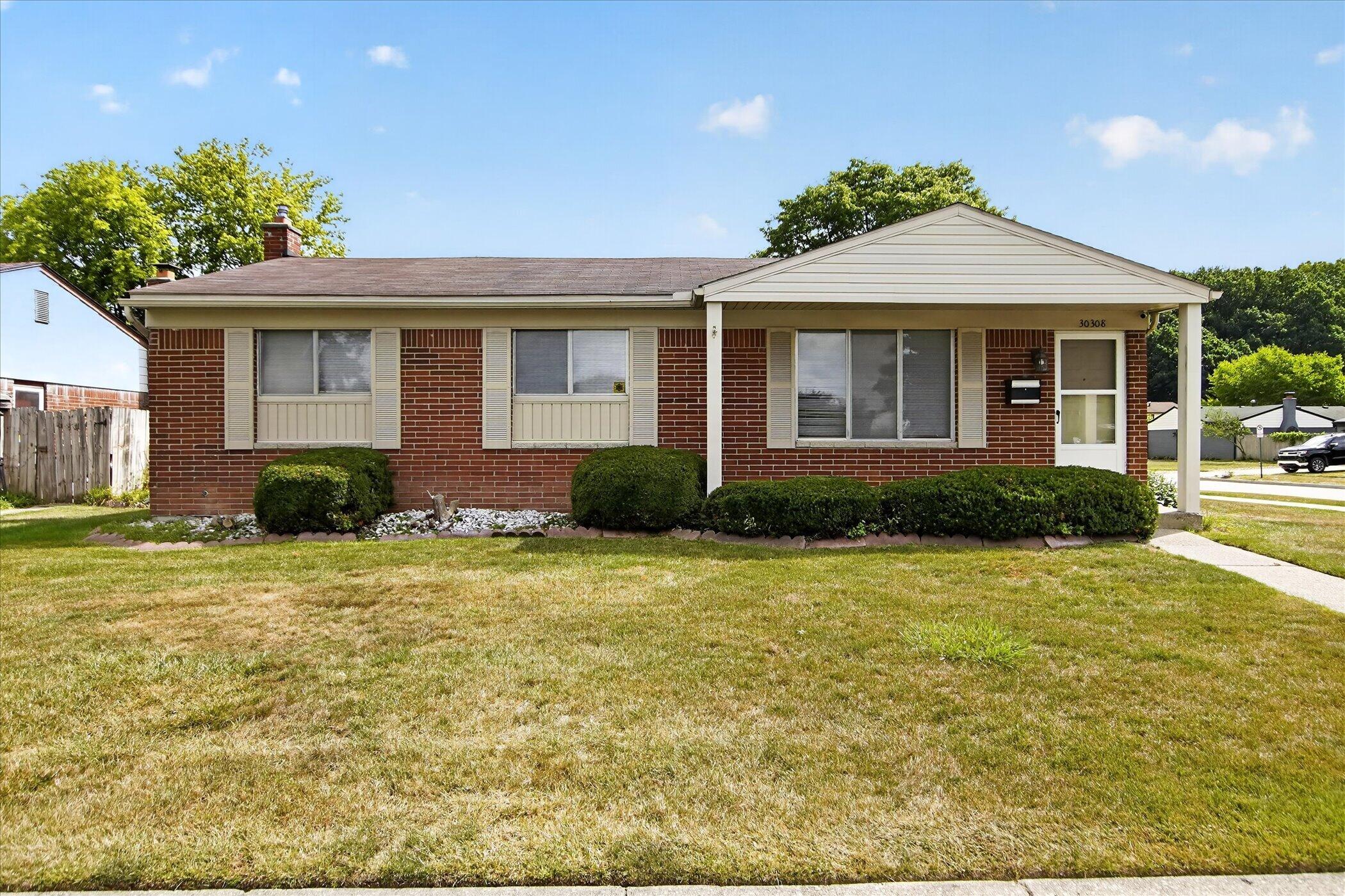 30308 Yorkshire Drive Property Photo 1