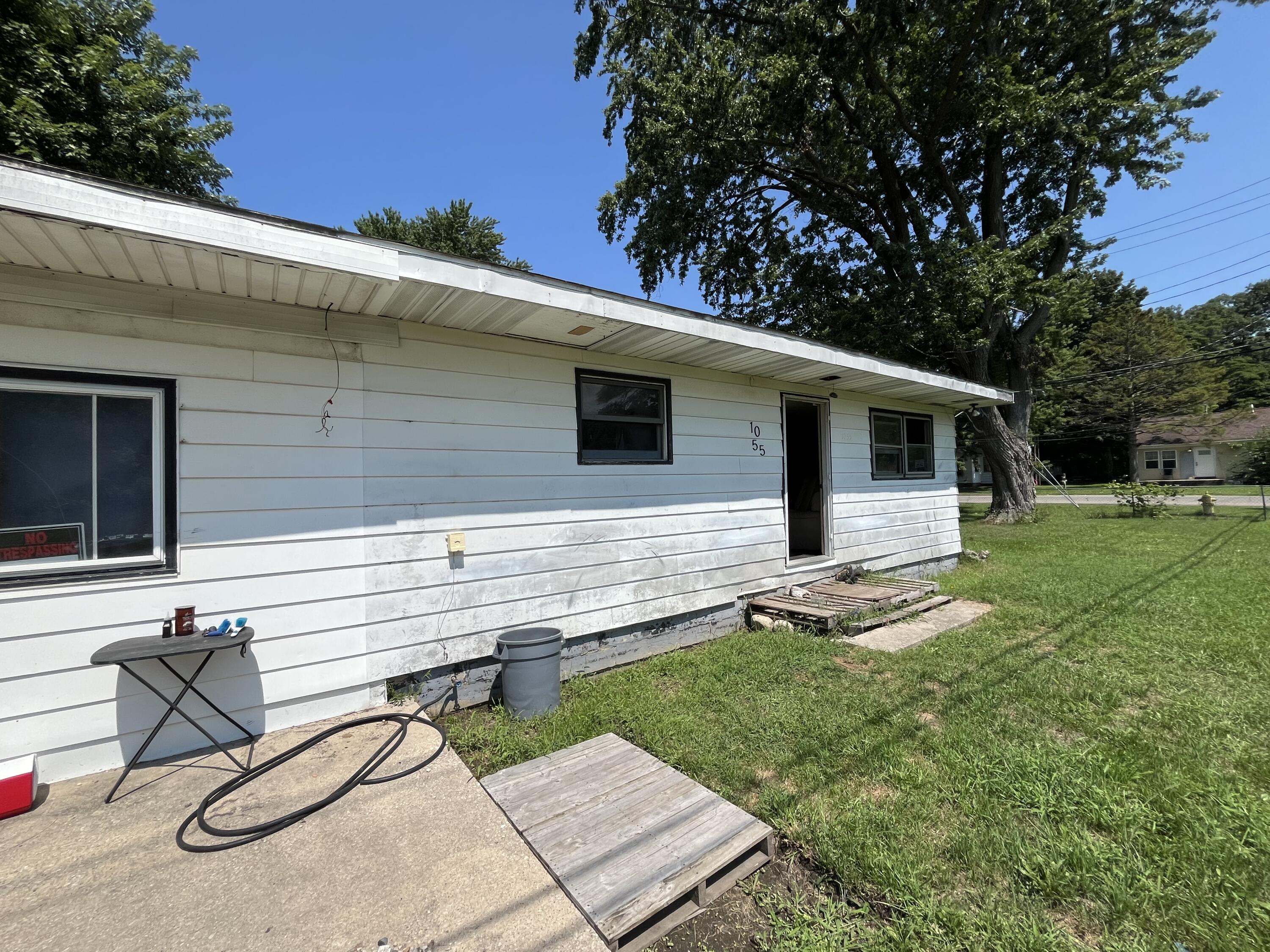 1055 Maynard Drive Property Photo 2