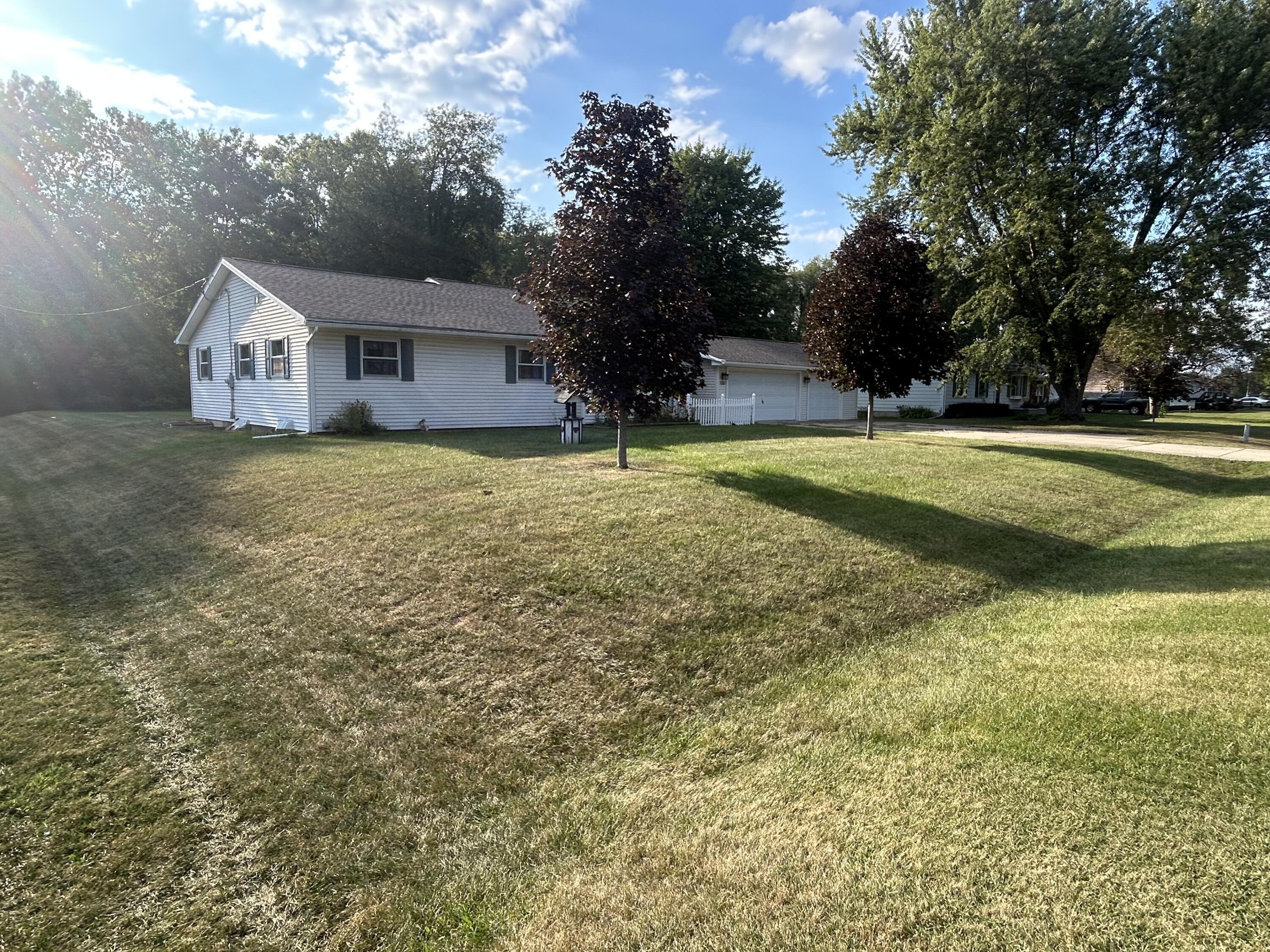7223 15 1/2 Mile Road Property Photo 3