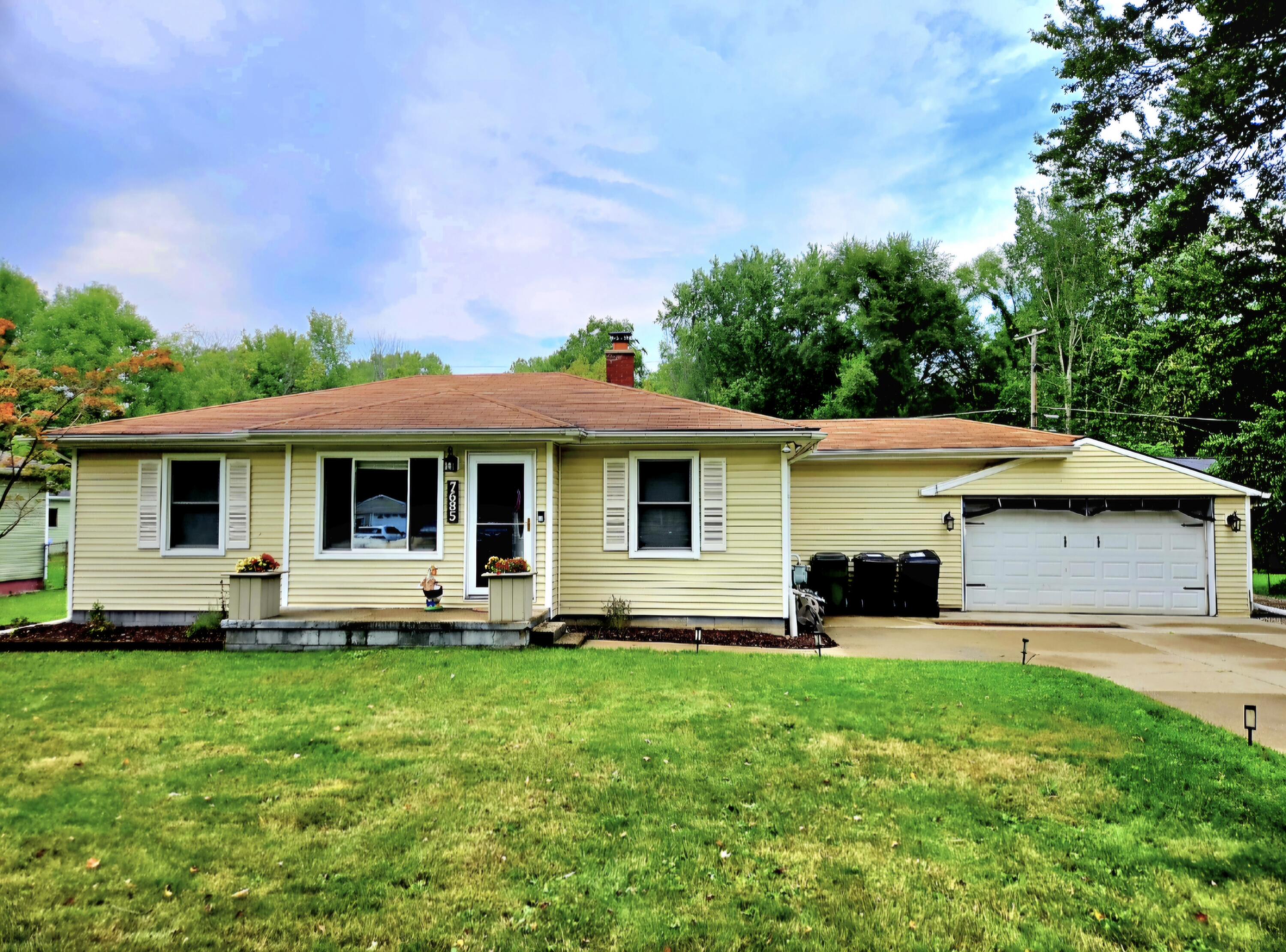 7685 Metz Drive Property Photo 1