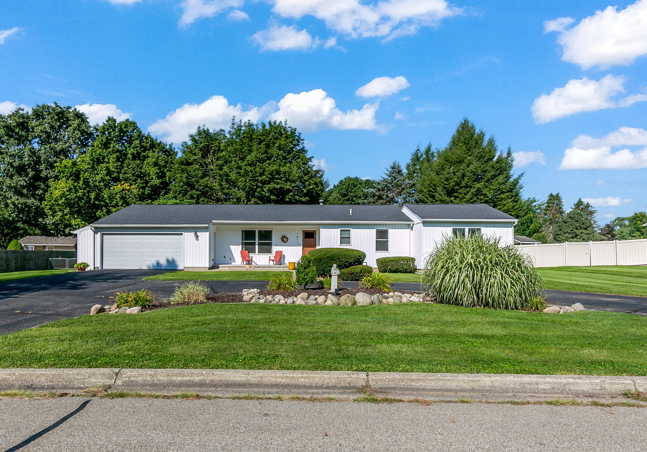 1411 E Rishel Road Property Photo 1