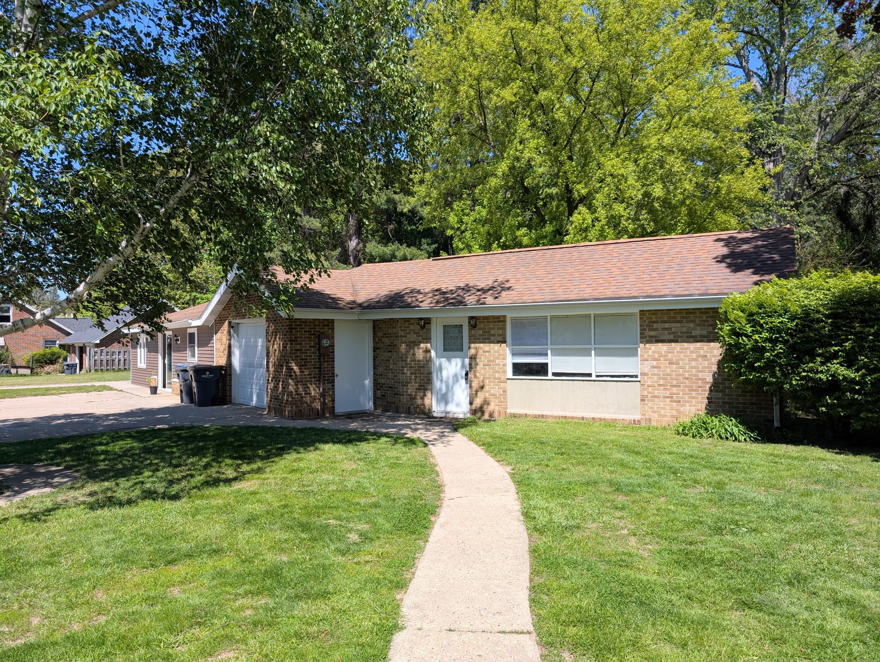 201 Randolph Street Property Photo 22