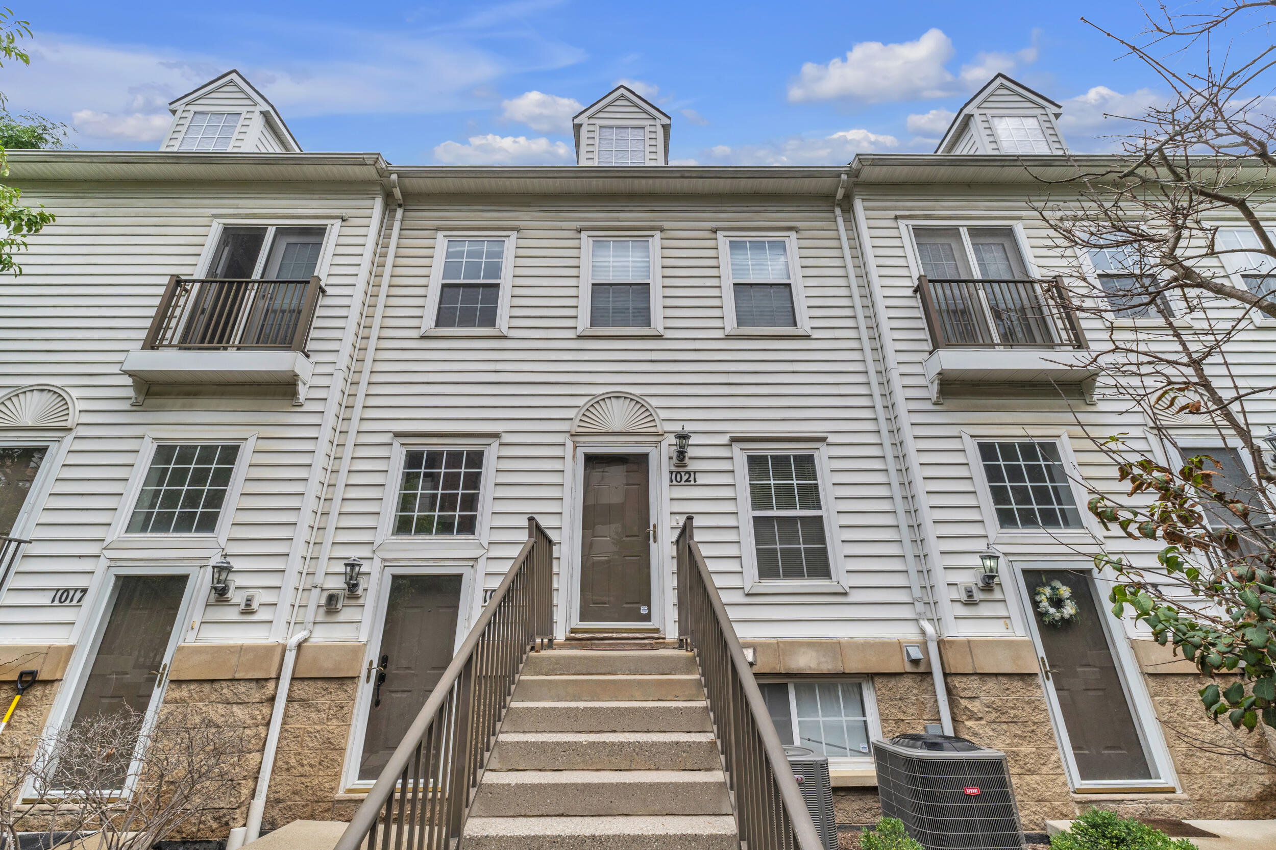 1021 Maiden Lane Property Photo 1