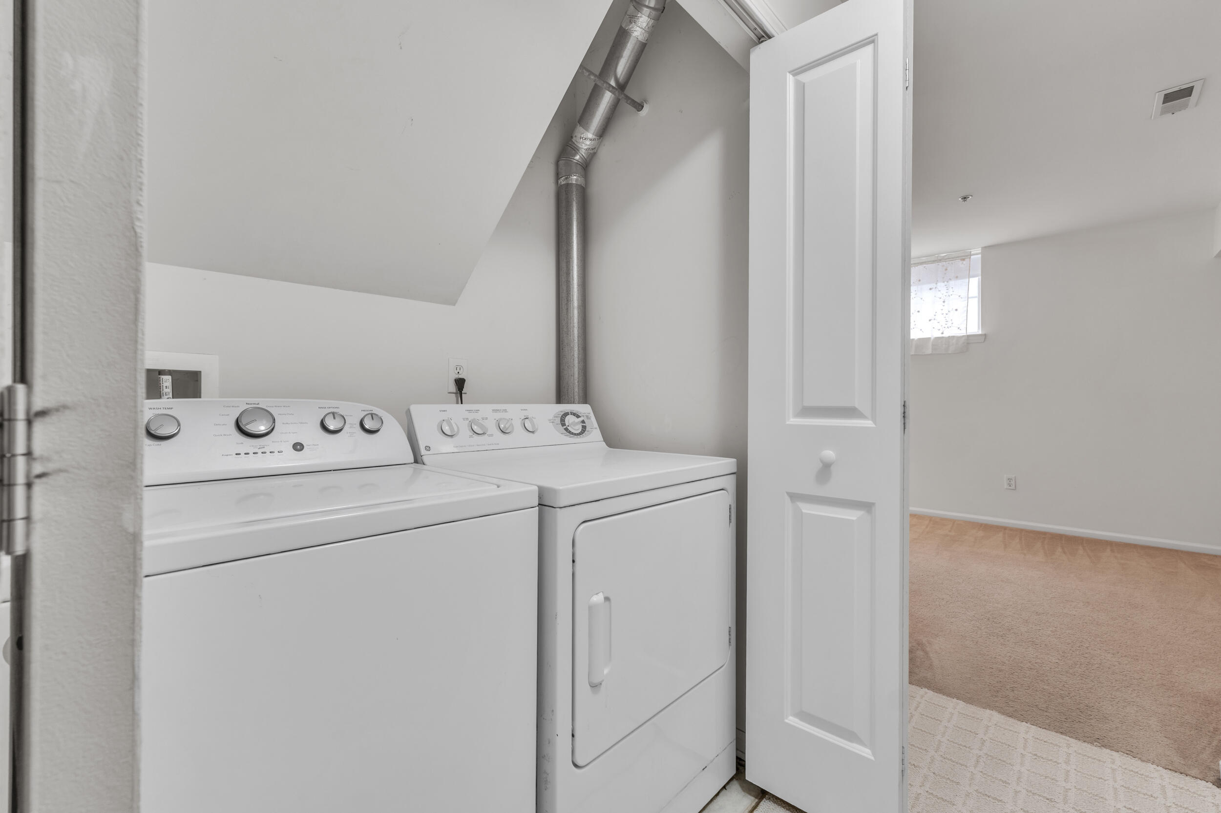 1021 Maiden Lane Property Photo 29