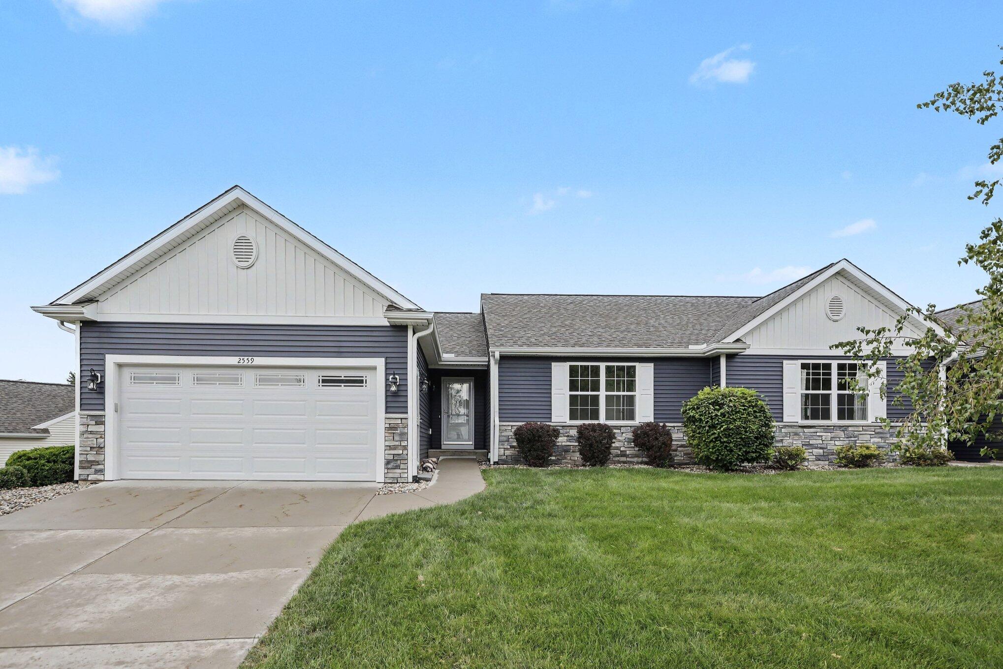 2559 Hunters Run Property Photo 1