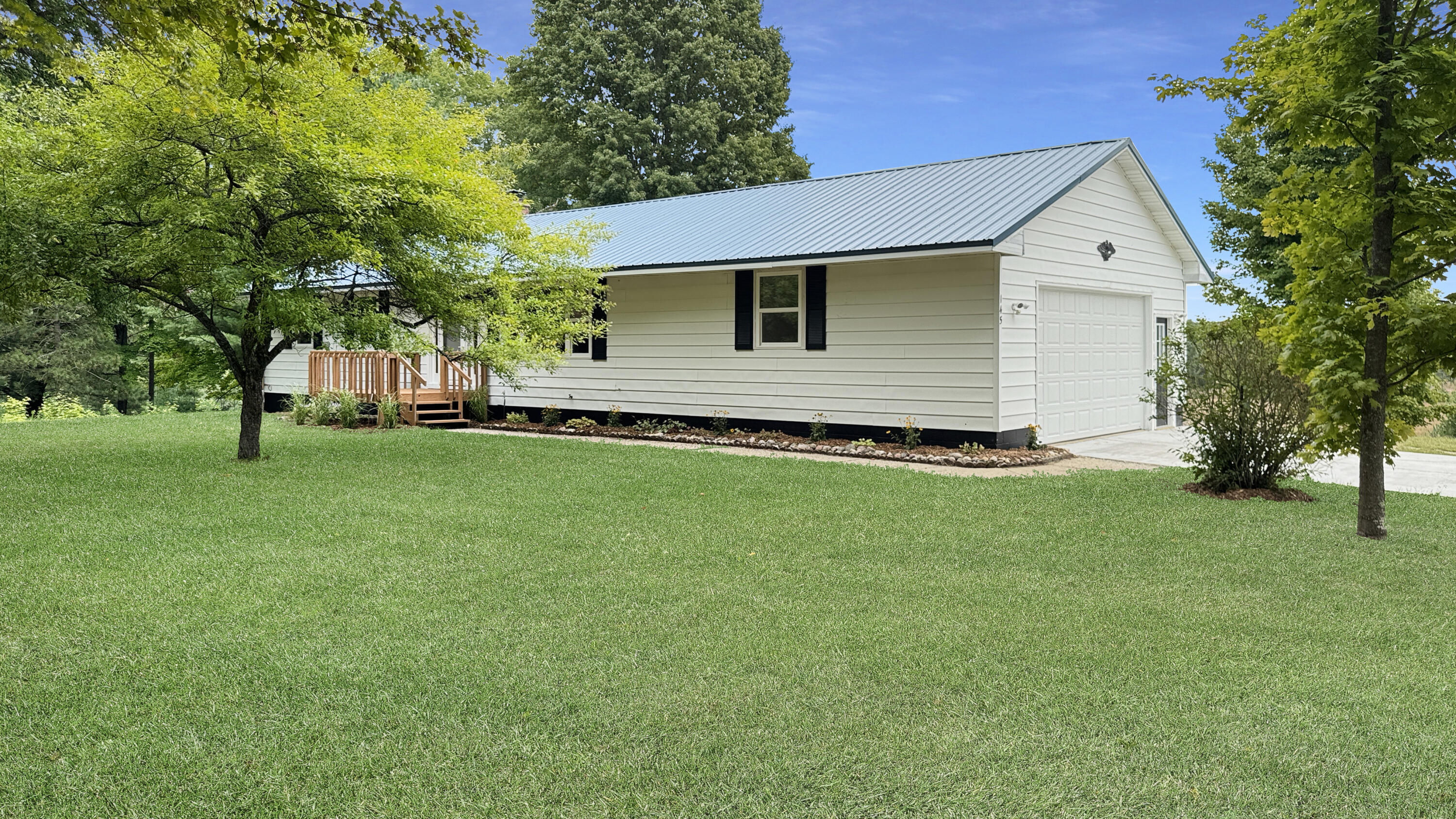 145 S 35 Road Property Photo 12