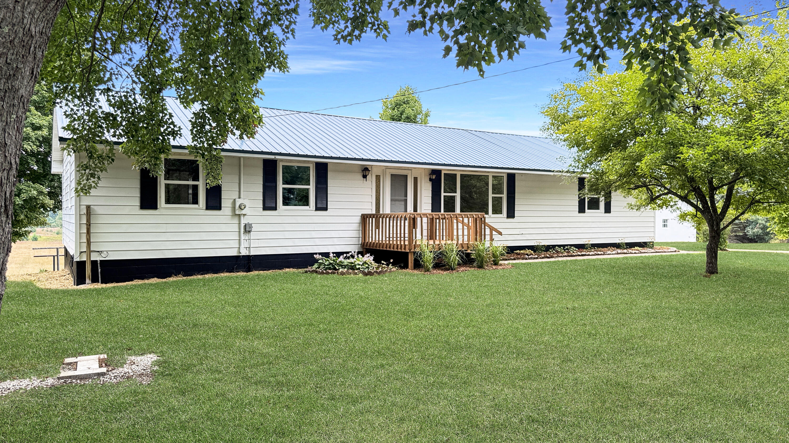 145 S 35 Road Property Photo 13