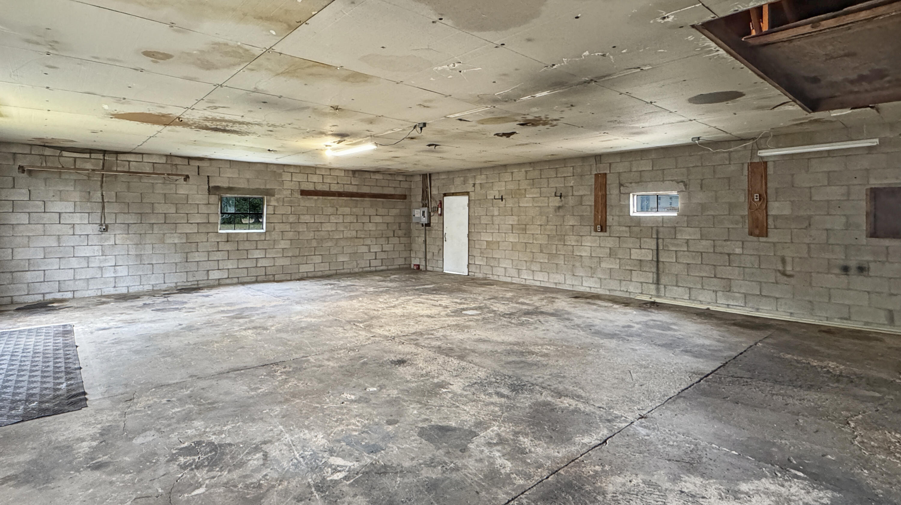145 S 35 Road Property Photo 48