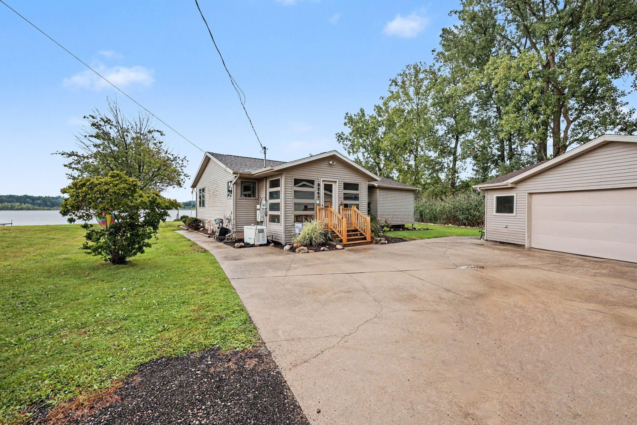 8340 Burrows Road Property Photo 6