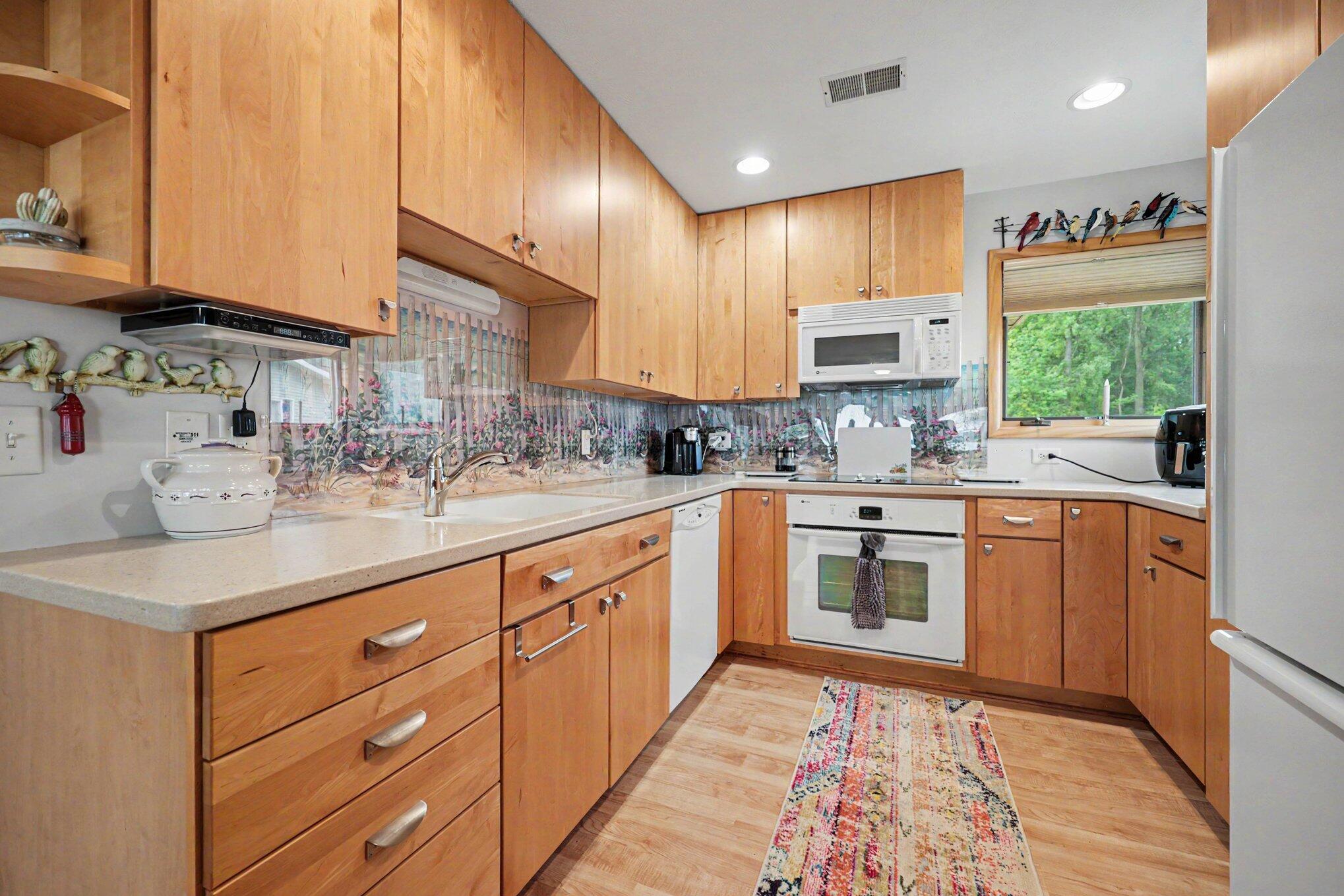8340 Burrows Road Property Photo 14