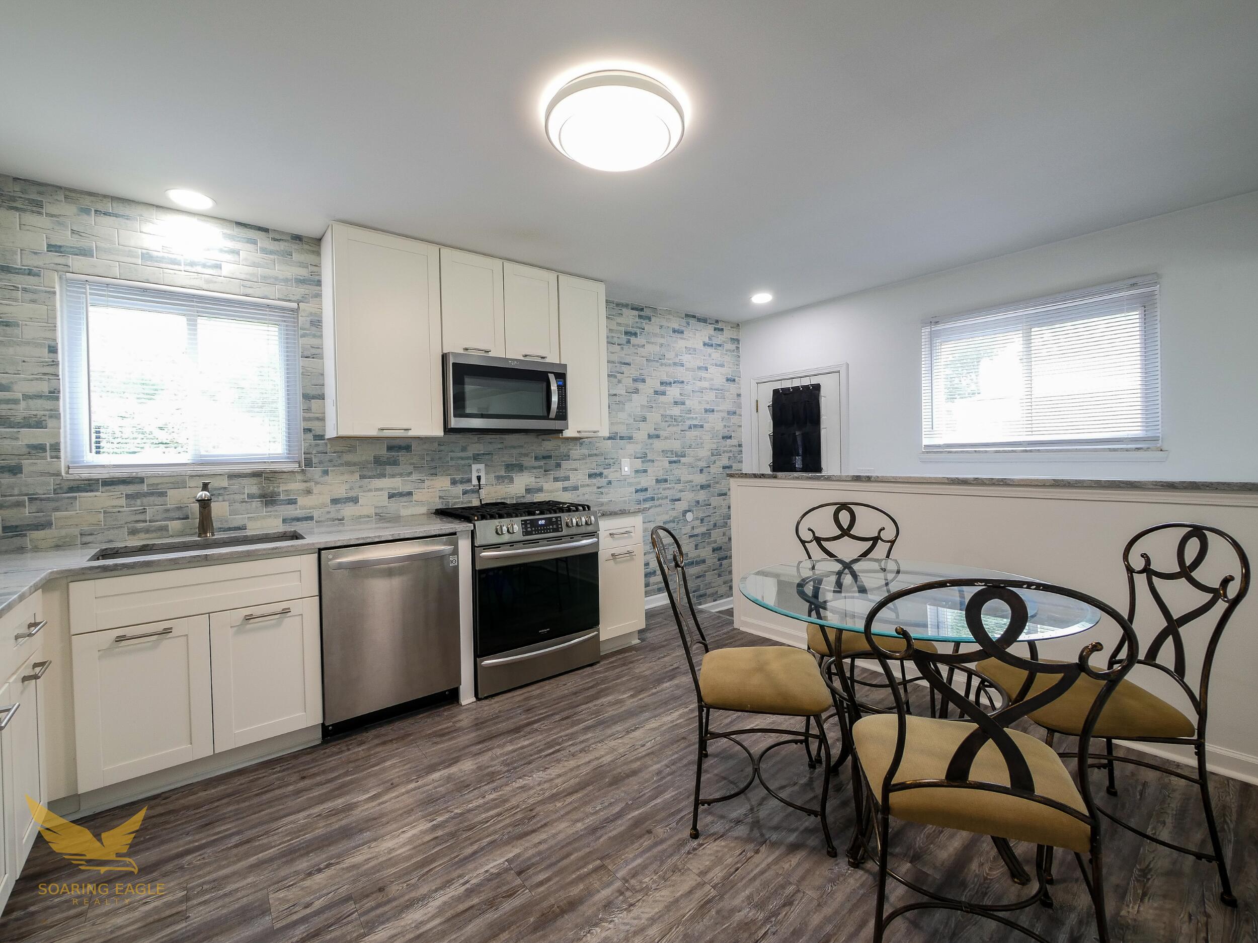 36005 Lucerne Street Property Photo 6