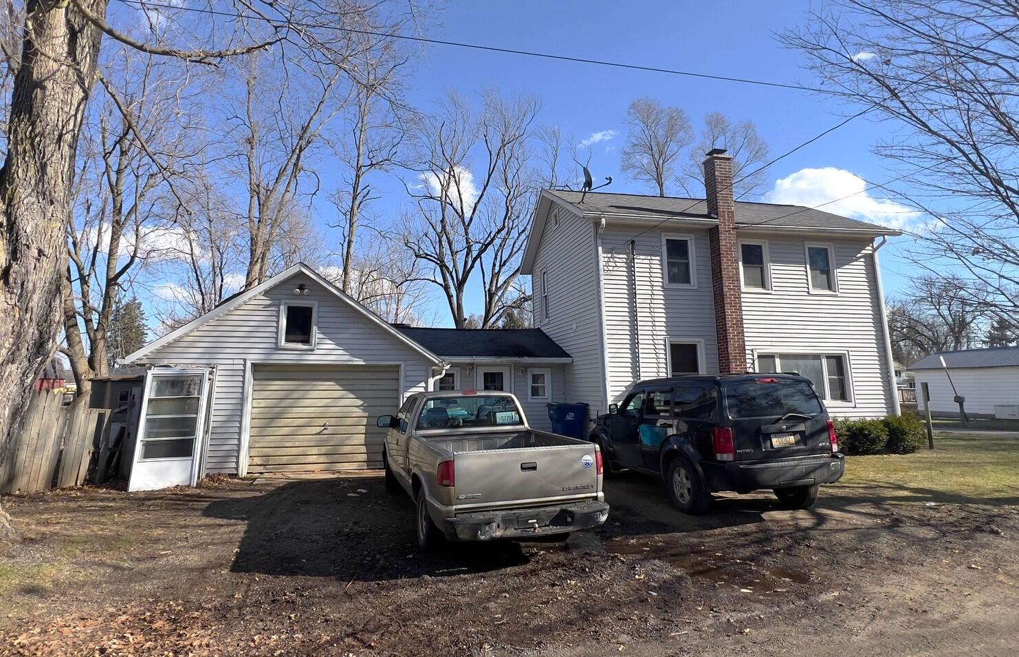 407 Barry Street Property Photo 3