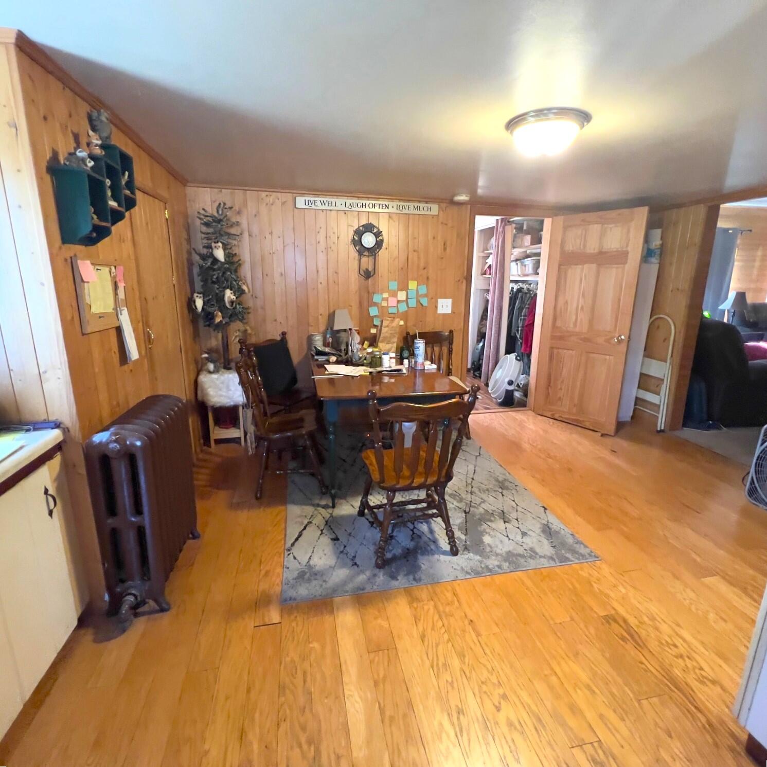 407 Barry Street Property Photo 8