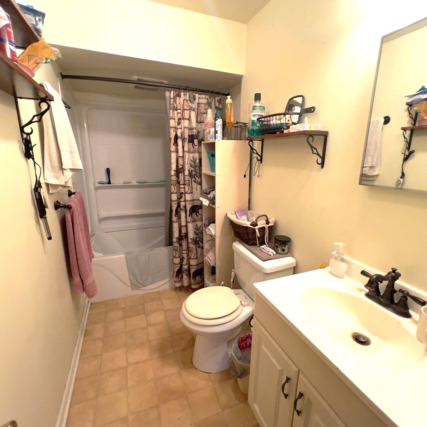 407 Barry Street Property Photo 12