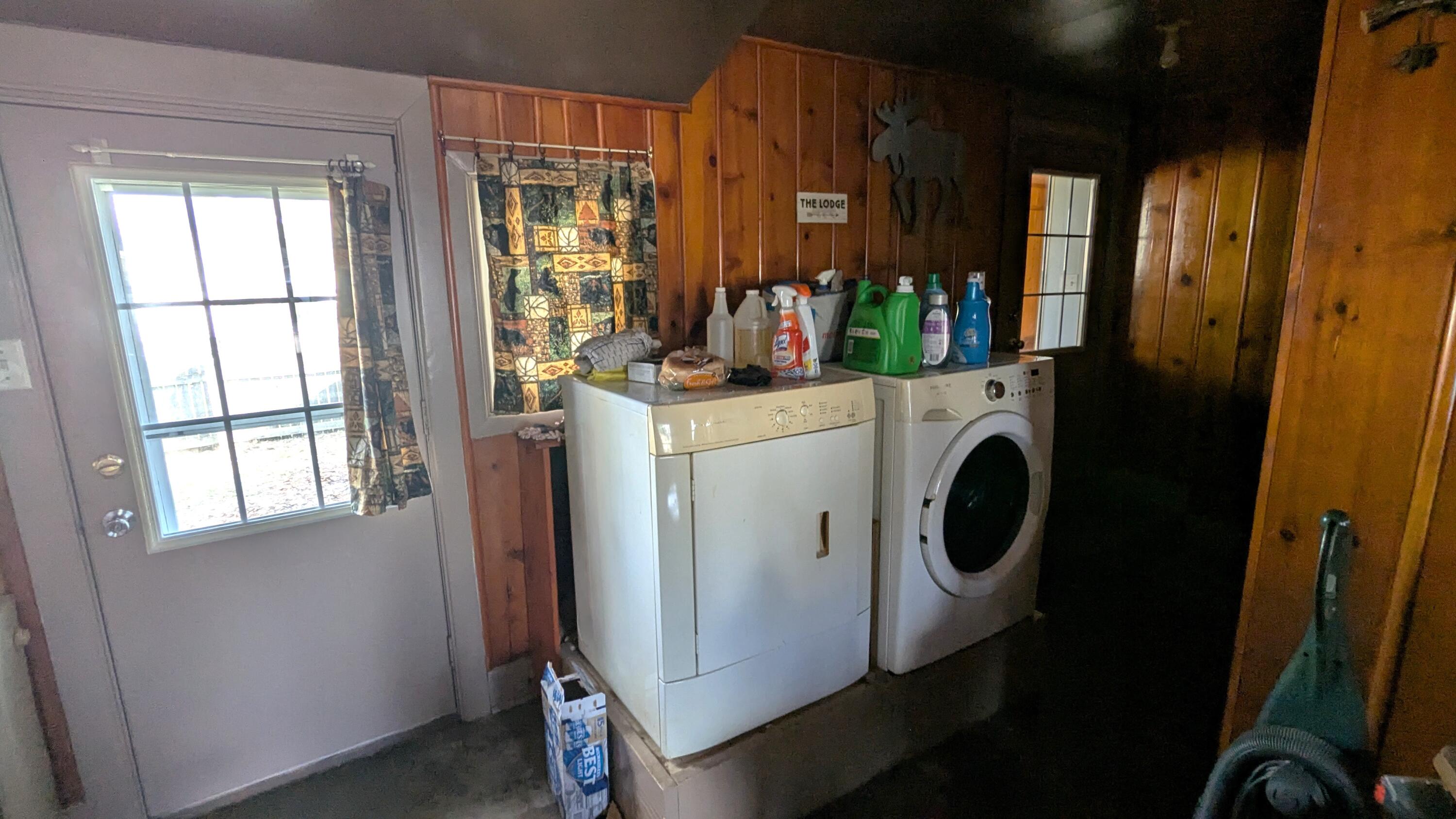 407 Barry Street Property Photo 19
