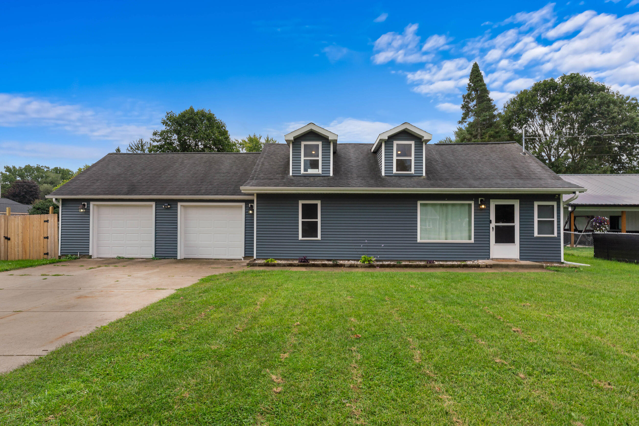 145 Falcon Road Property Photo 1
