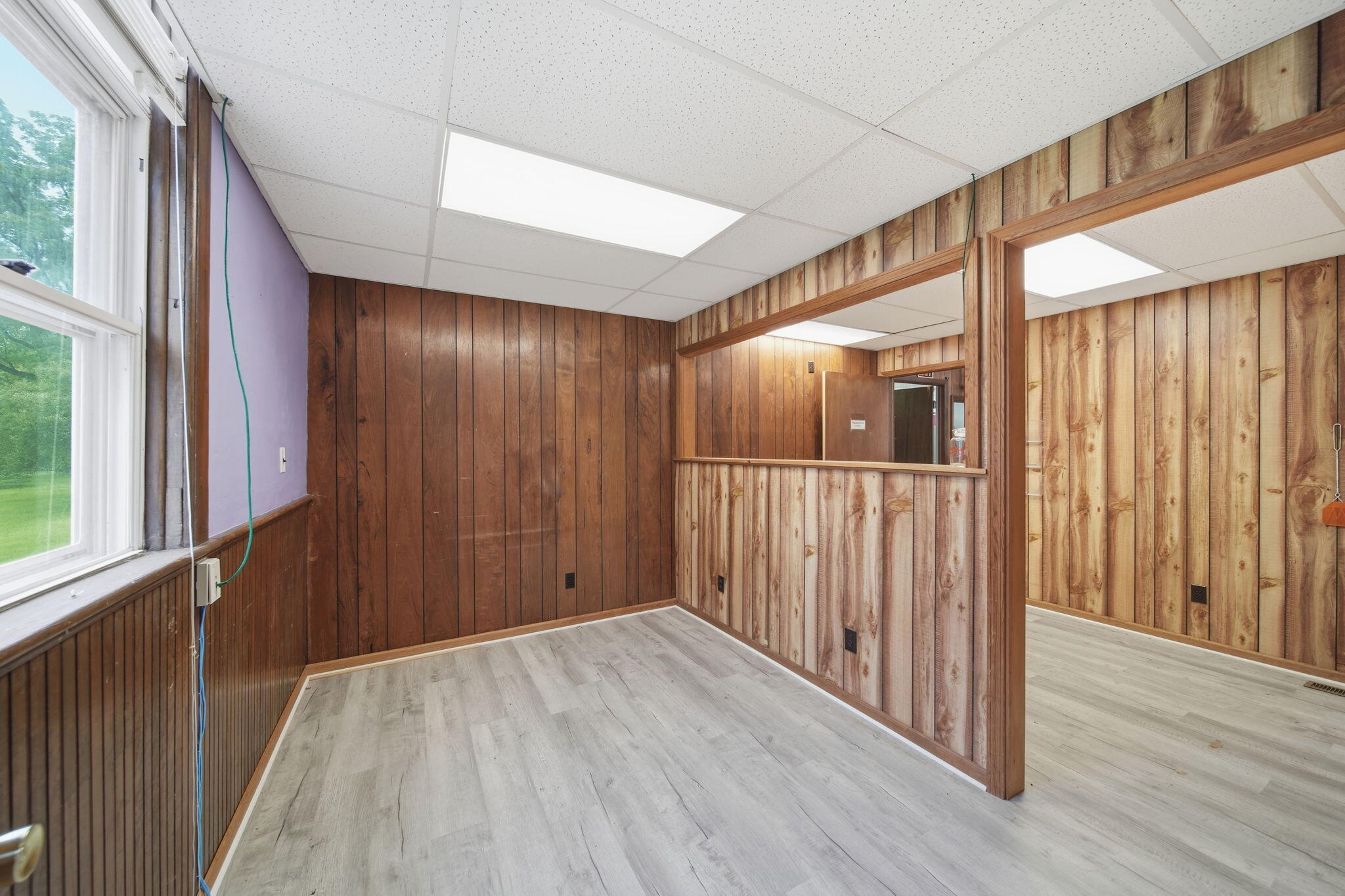 106 E Commercial Street Property Photo 10