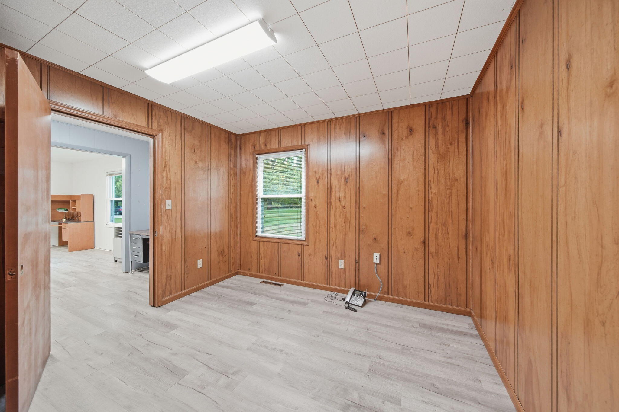 106 E Commercial Street Property Photo 22