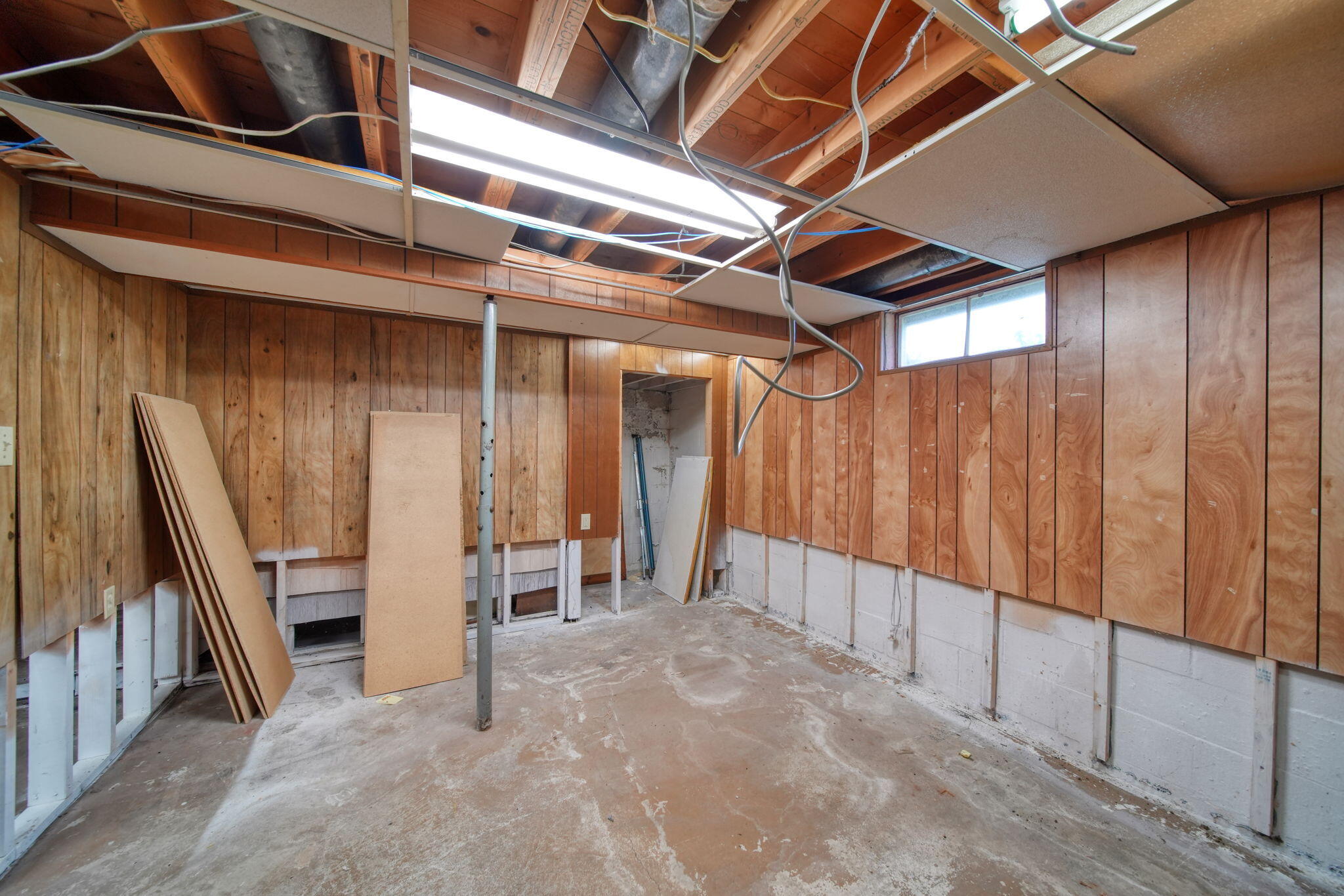 106 E Commercial Street Property Photo 25