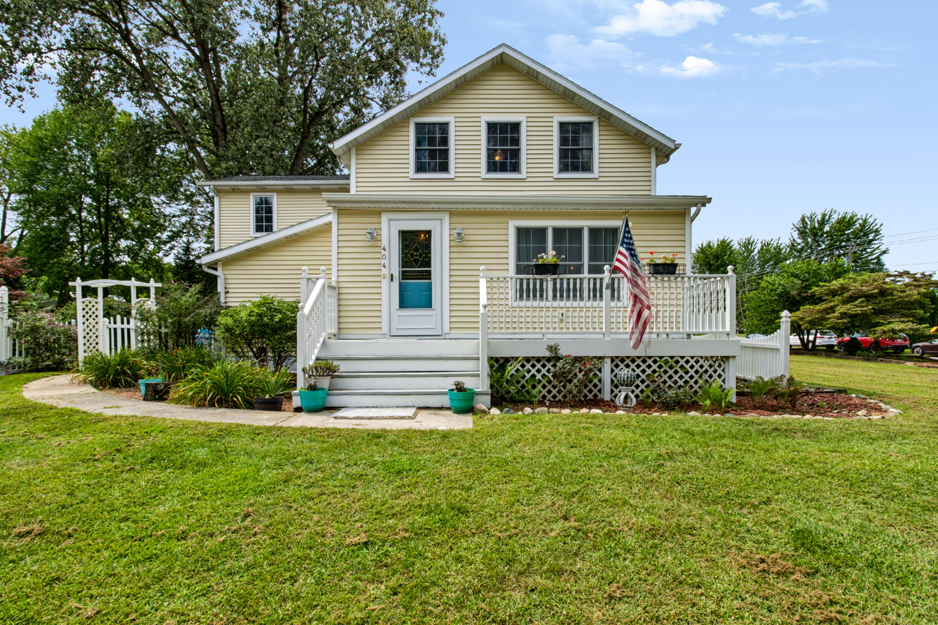 404 S Berrien Street Property Photo 1