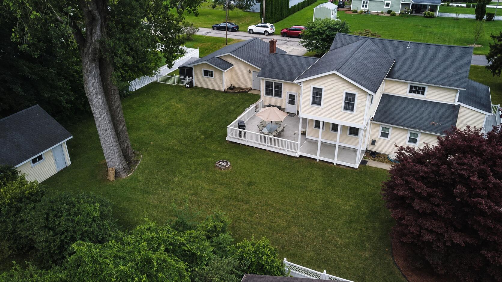 404 S Berrien Street Property Photo 26