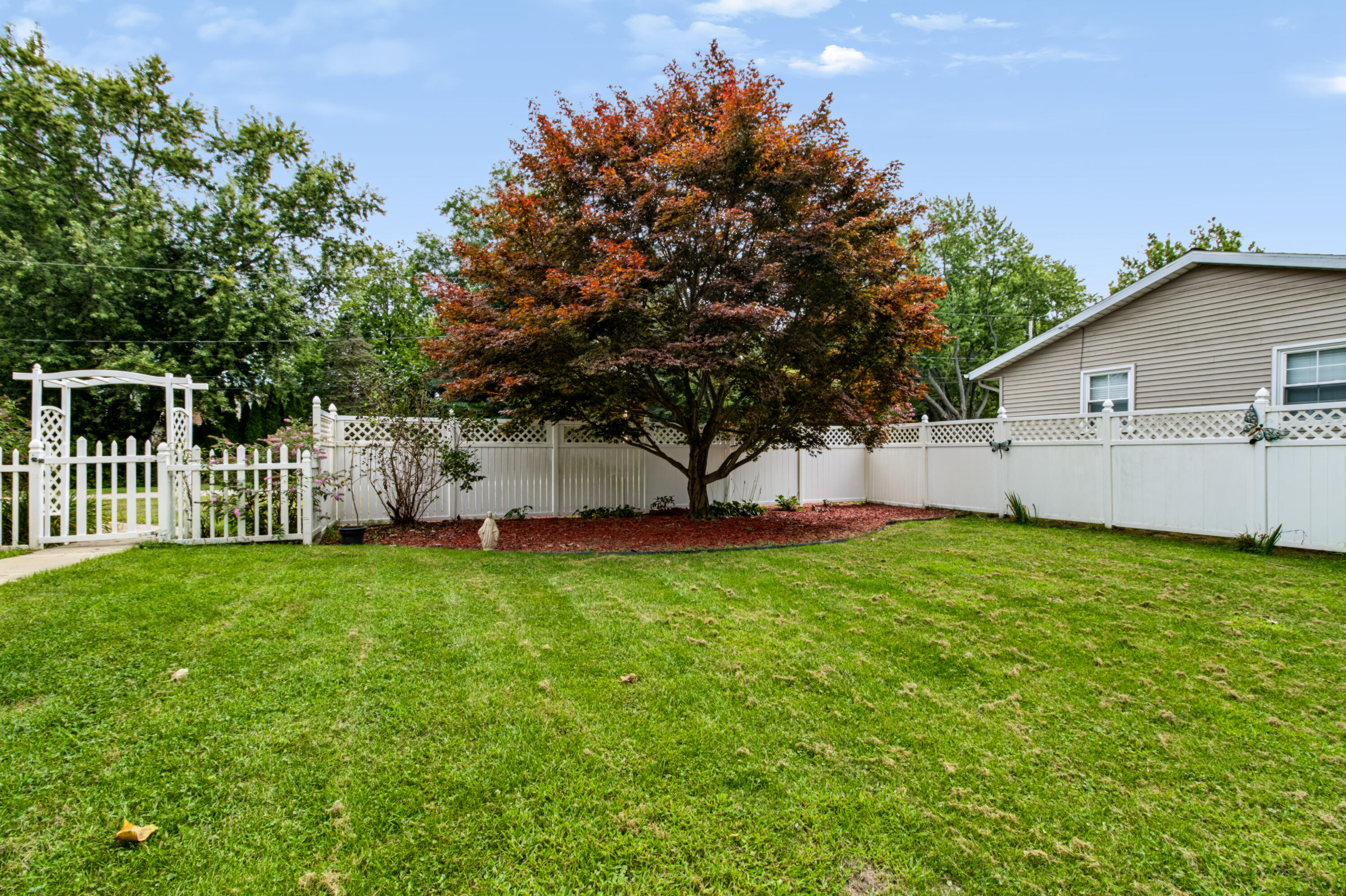 404 S Berrien Street Property Photo 30