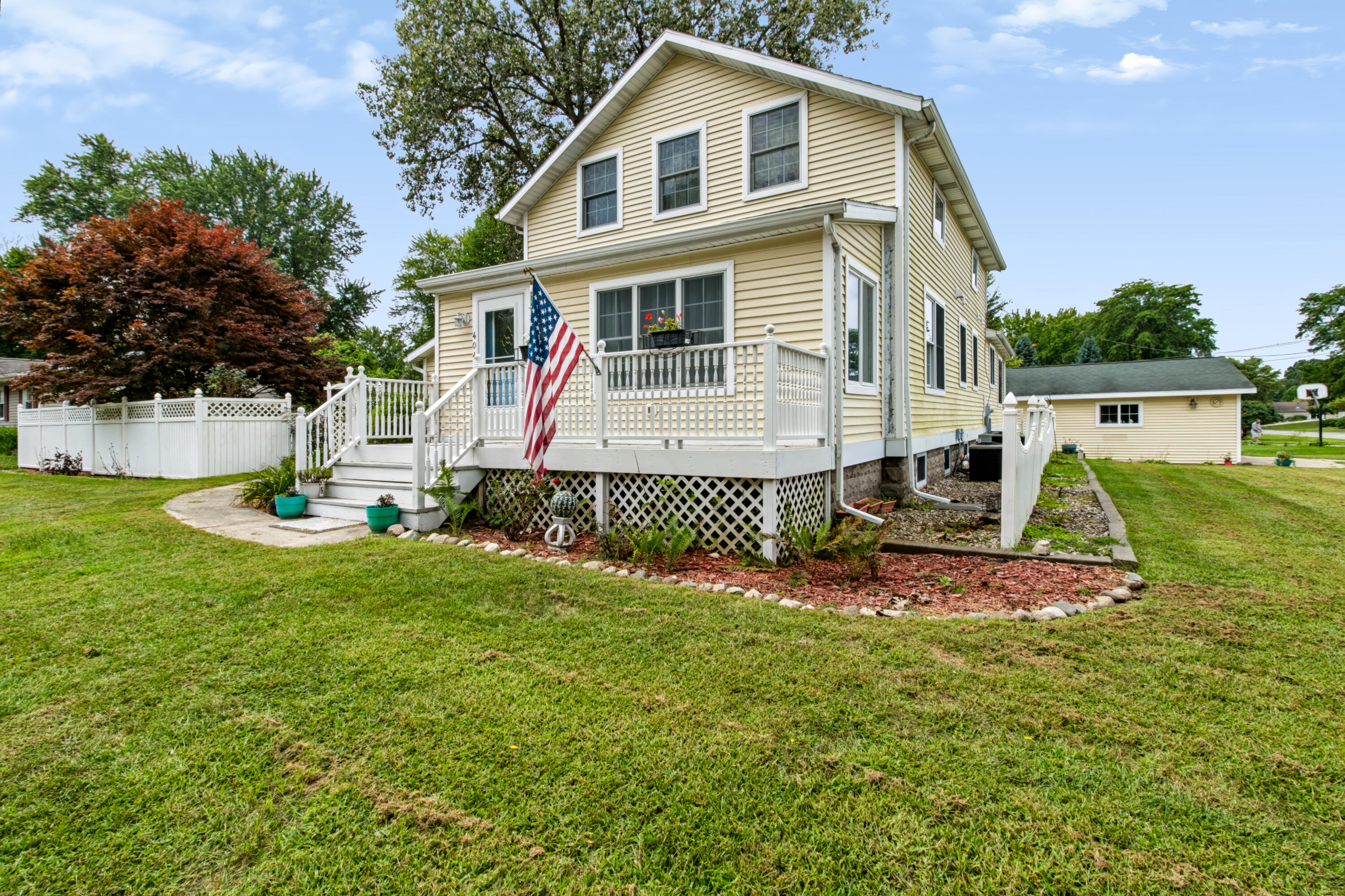 404 S Berrien Street Property Photo 35