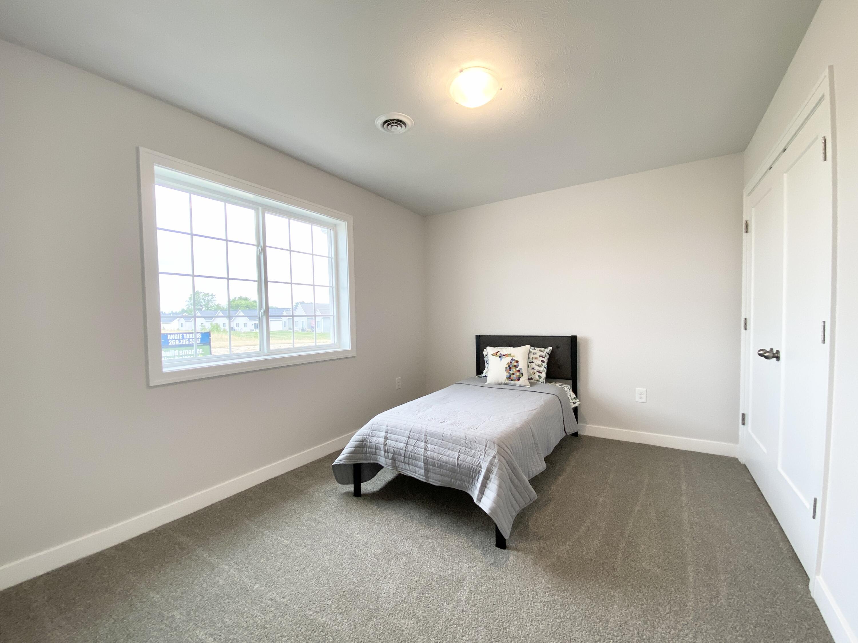 4273 Highpoint Drive Property Photo 6