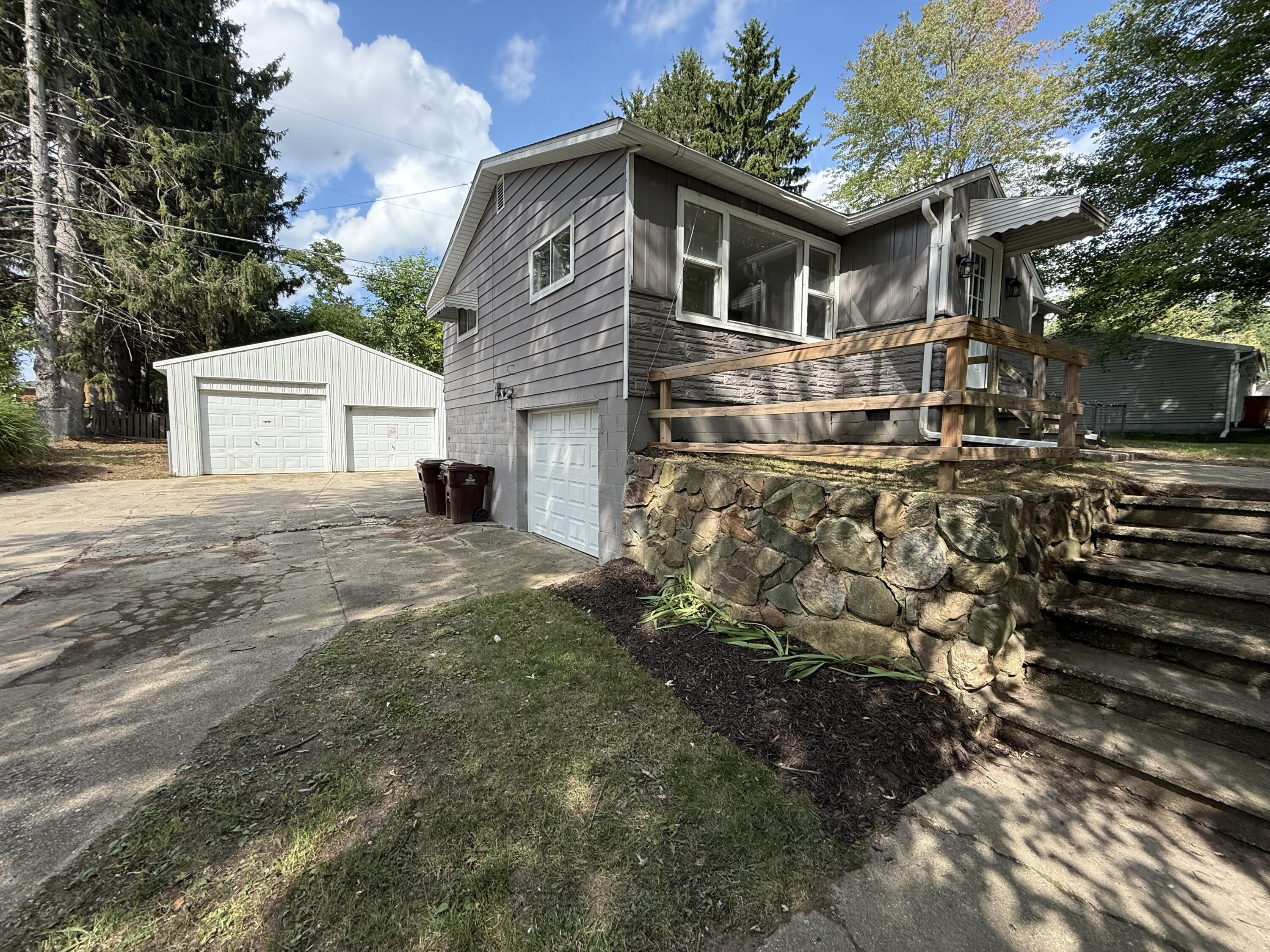 9470 Peck Road Property Photo 7