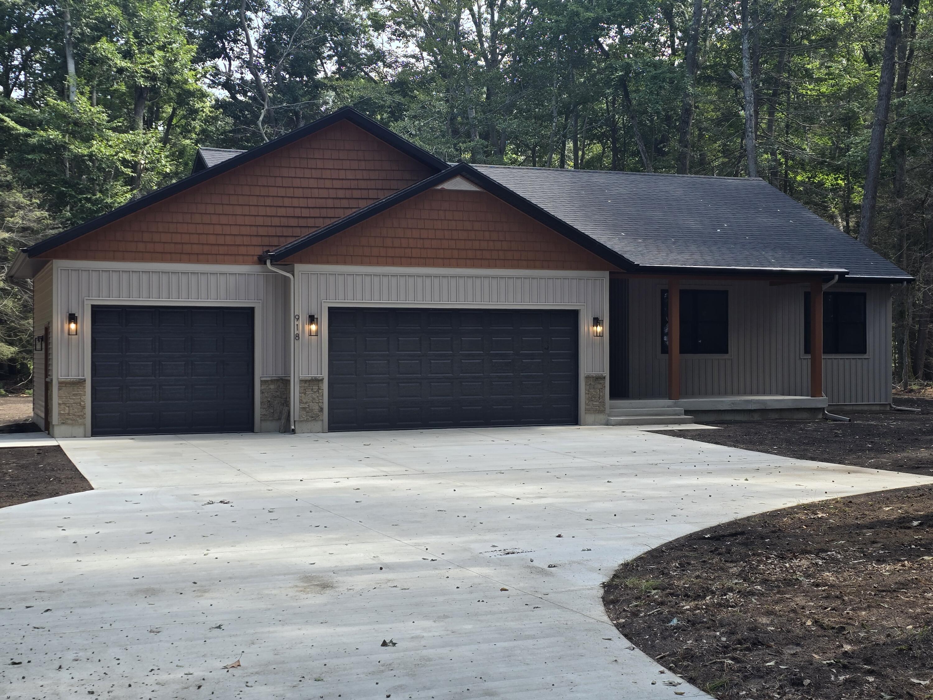 918 Scenic Drive Property Photo 1