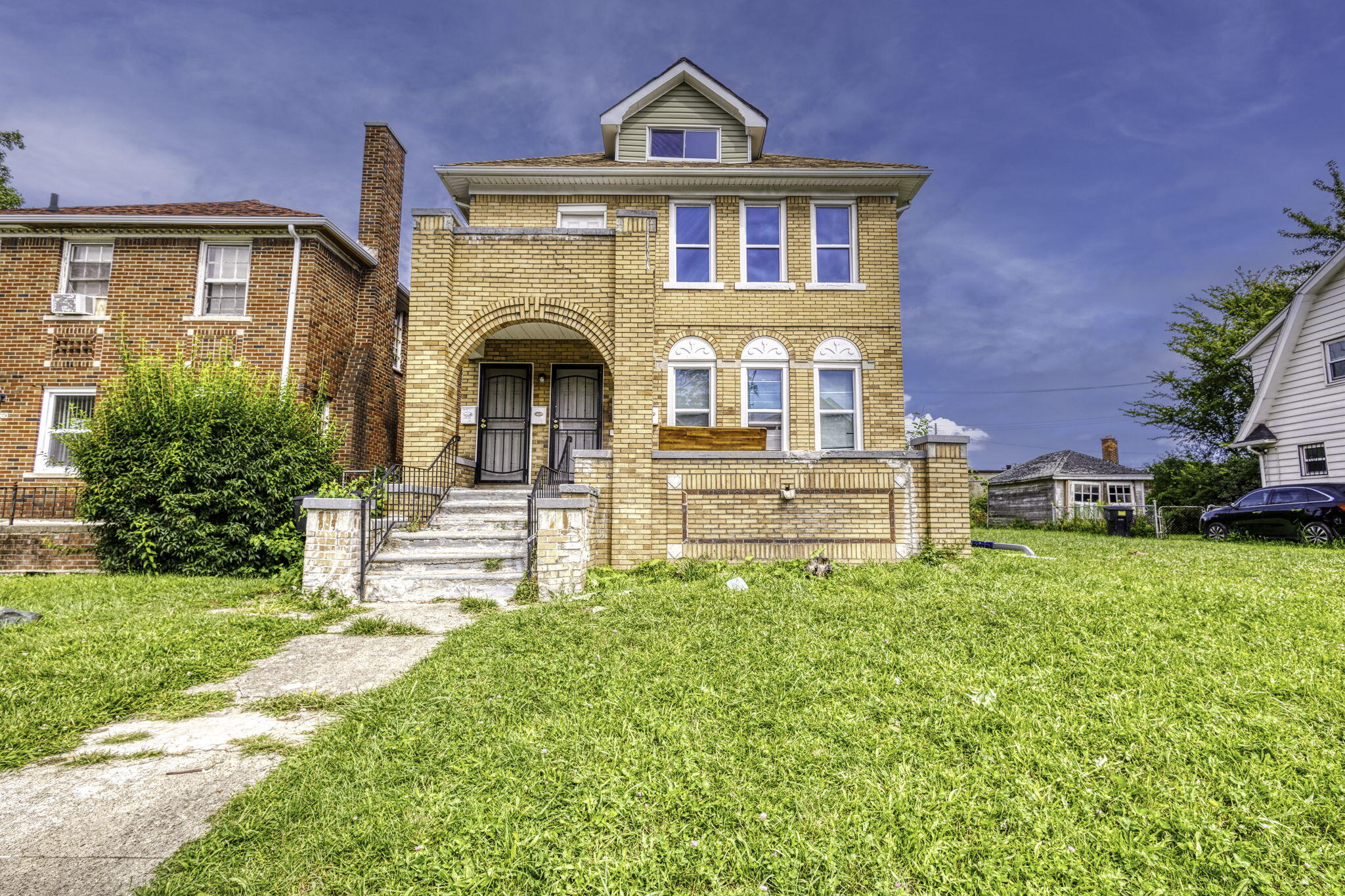 2952 Waverly Street 2E Property Photo 1