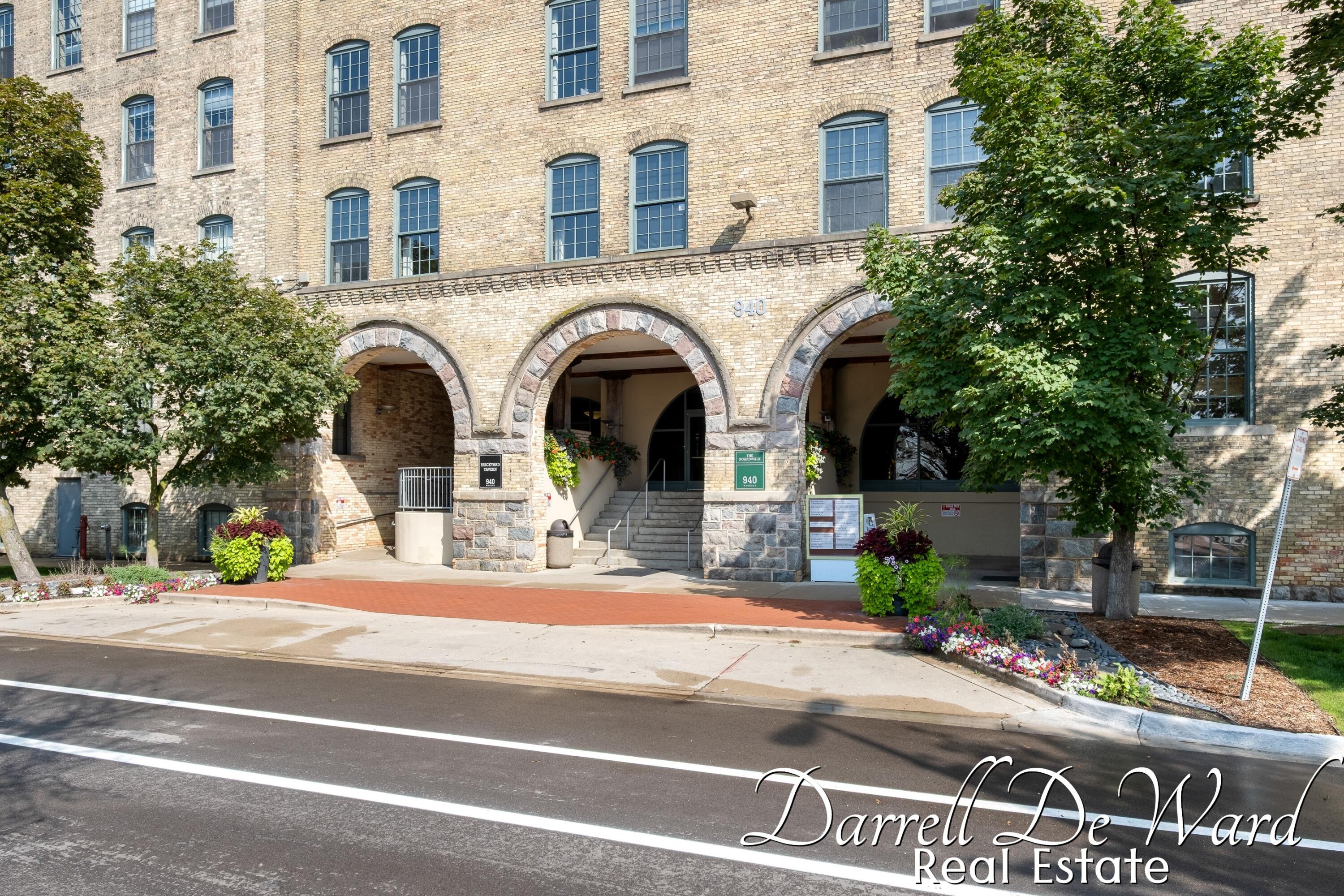 940 Monroe Avenue Nw 221 Property Photo 1