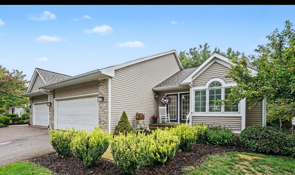 2017 Blue Bell Way Property Photo 1