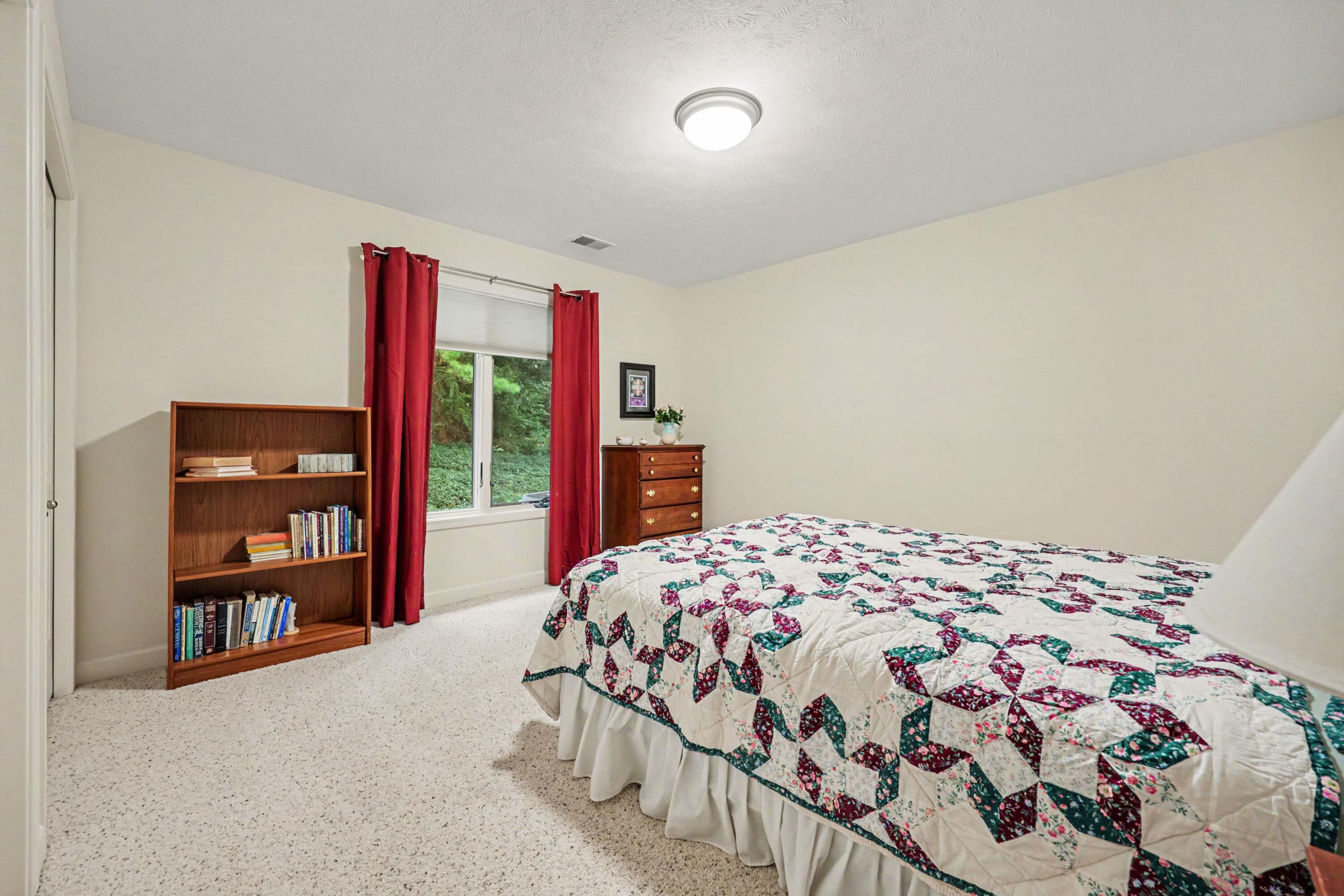 2860 Willow Ln Court Ne Property Photo 23