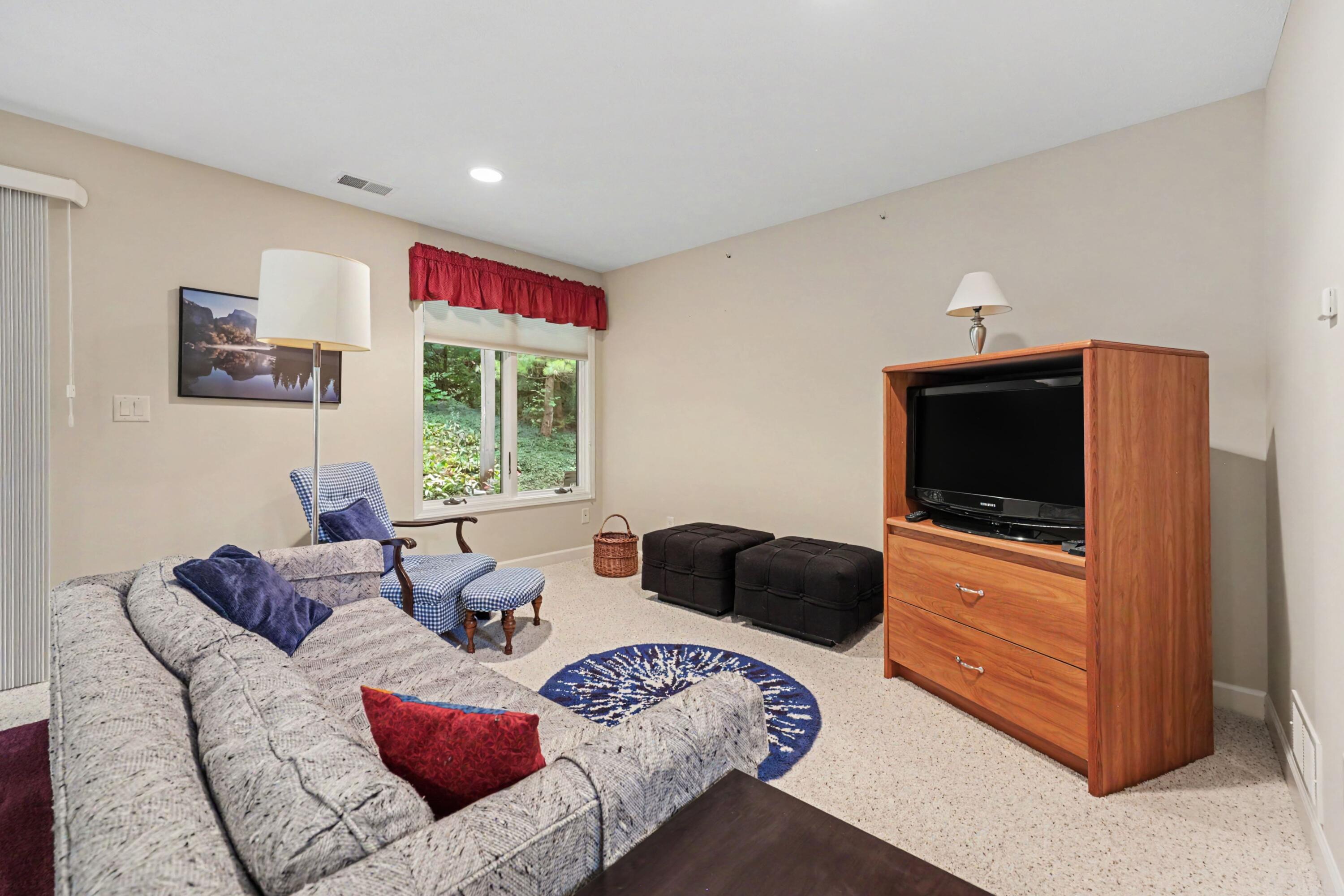 2860 Willow Ln Court Ne Property Photo 25