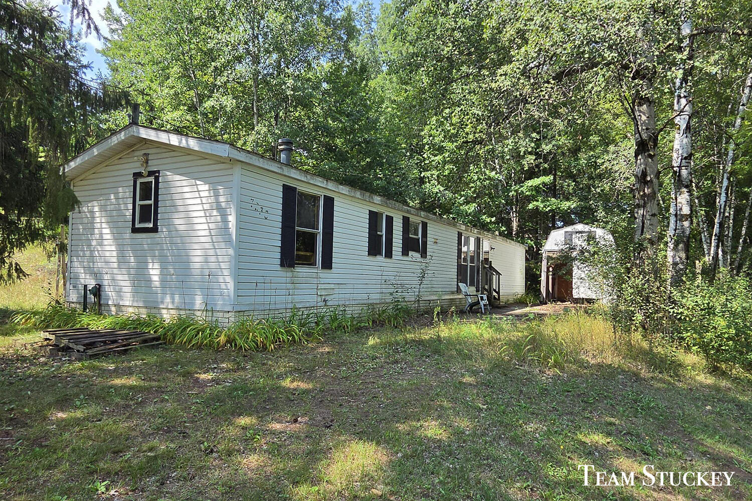 18542 9 Mile Road Property Photo 4
