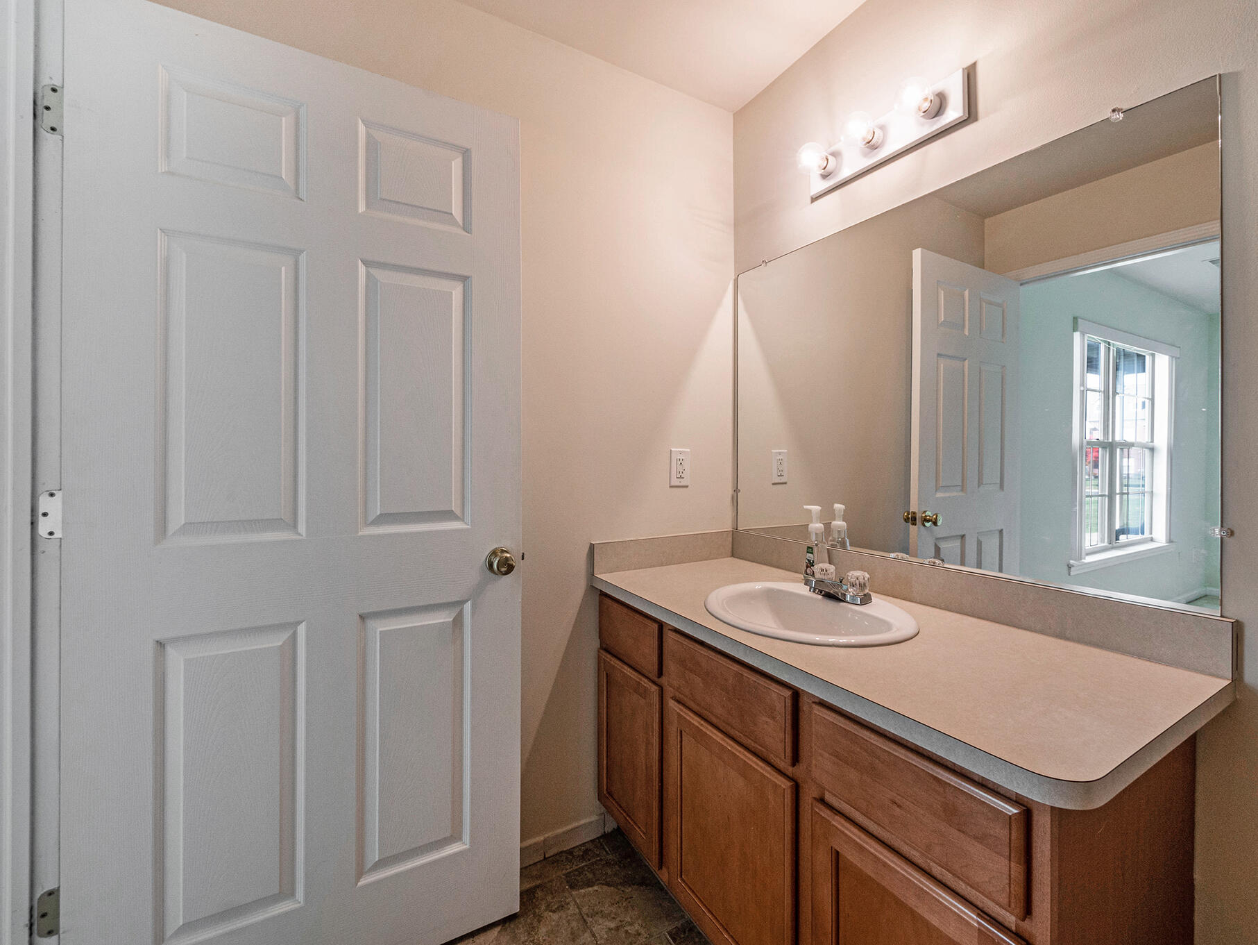 1112 Addington Lane Property Photo 18