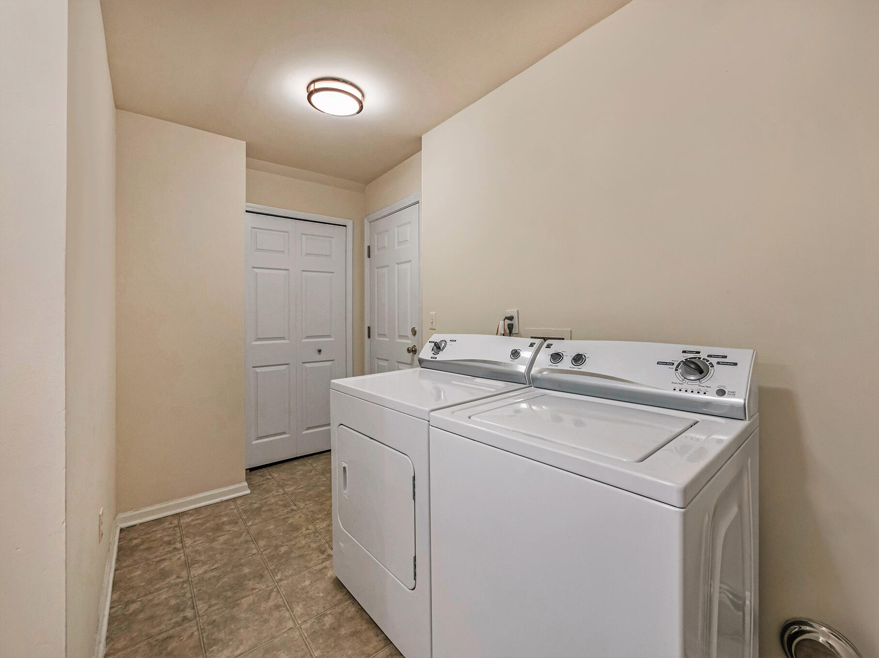 1112 Addington Lane Property Photo 21