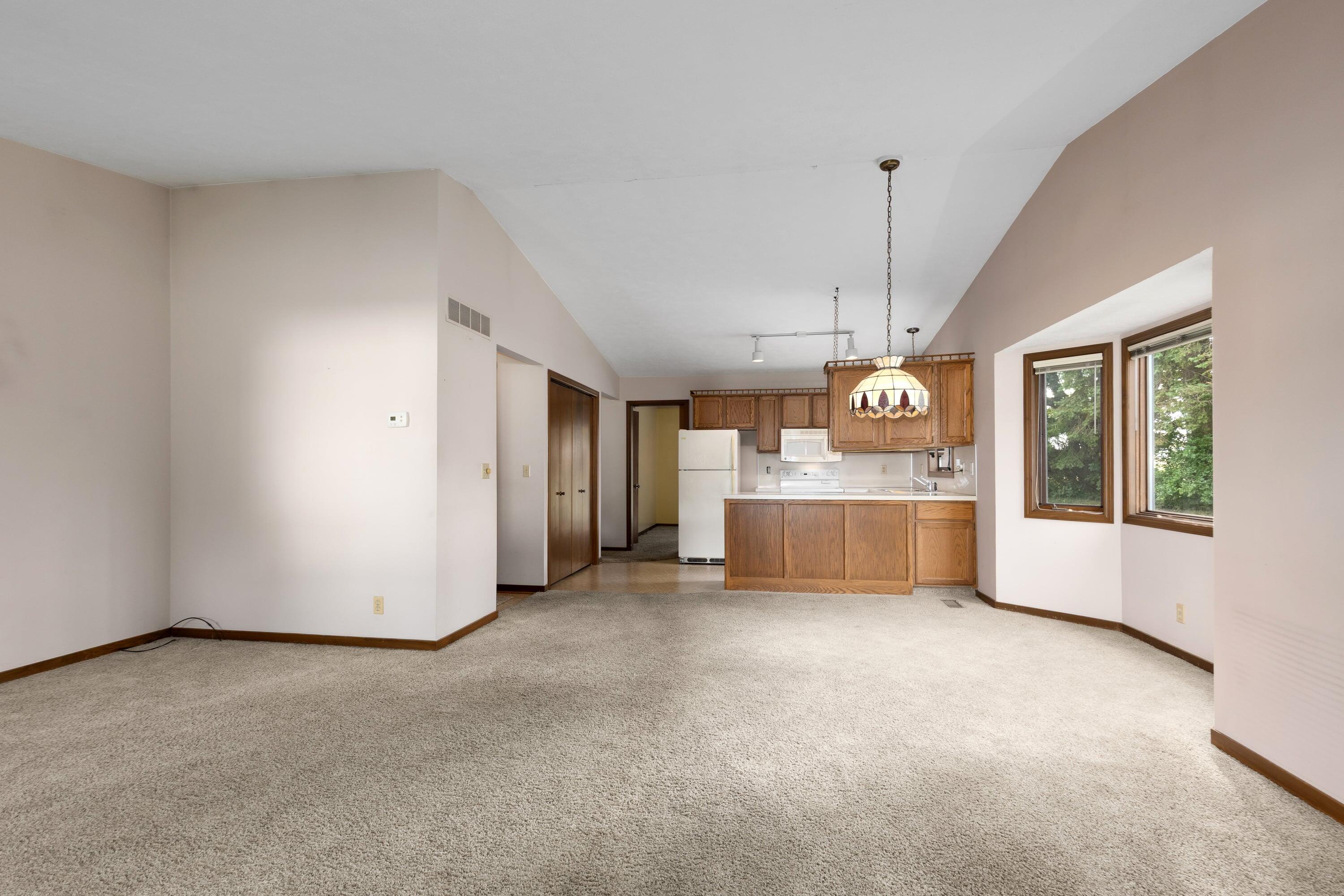 52 Old Mill Drive 11 Property Photo 4