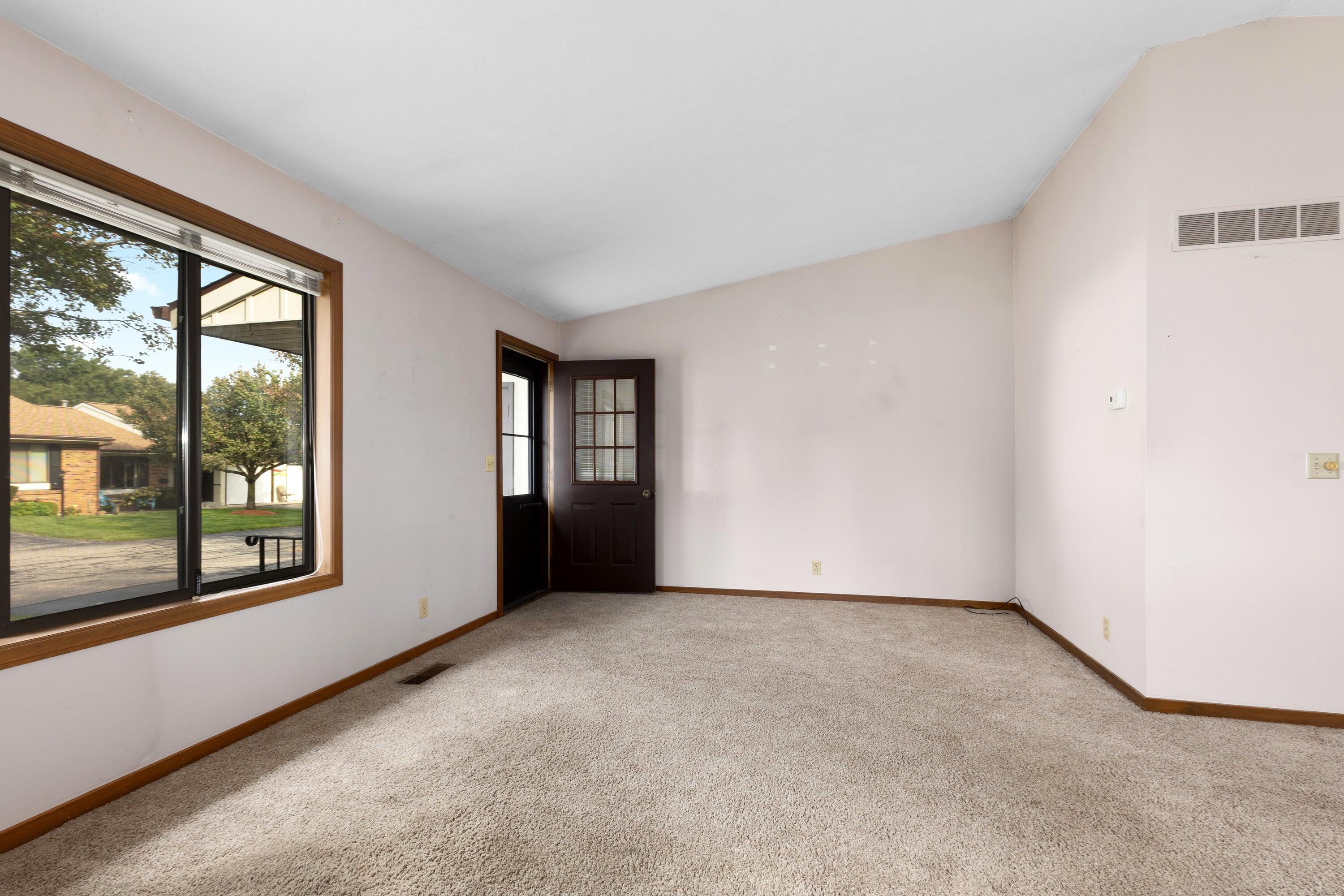 52 Old Mill Drive 11 Property Photo 5