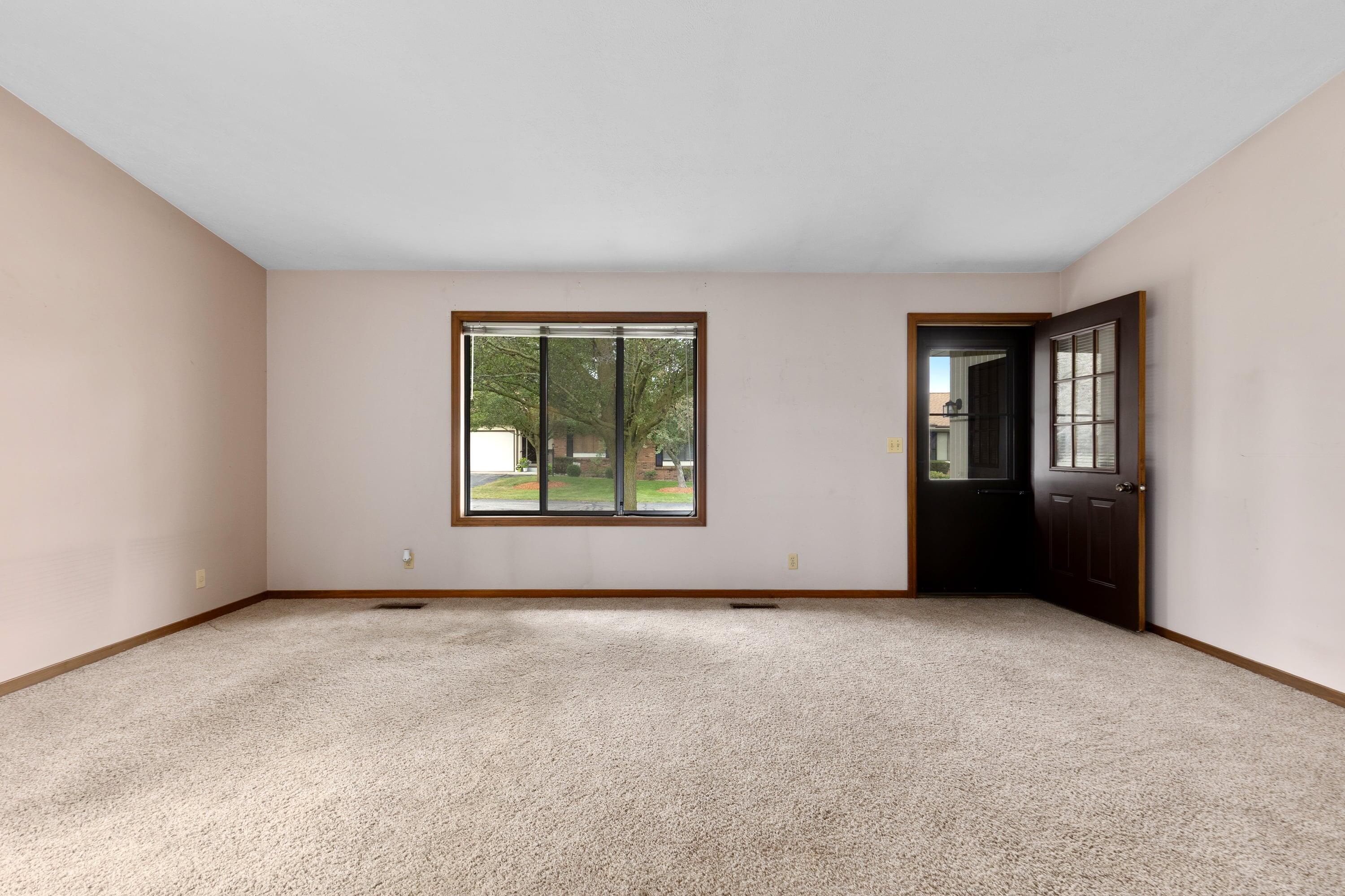 52 Old Mill Drive 11 Property Photo 6