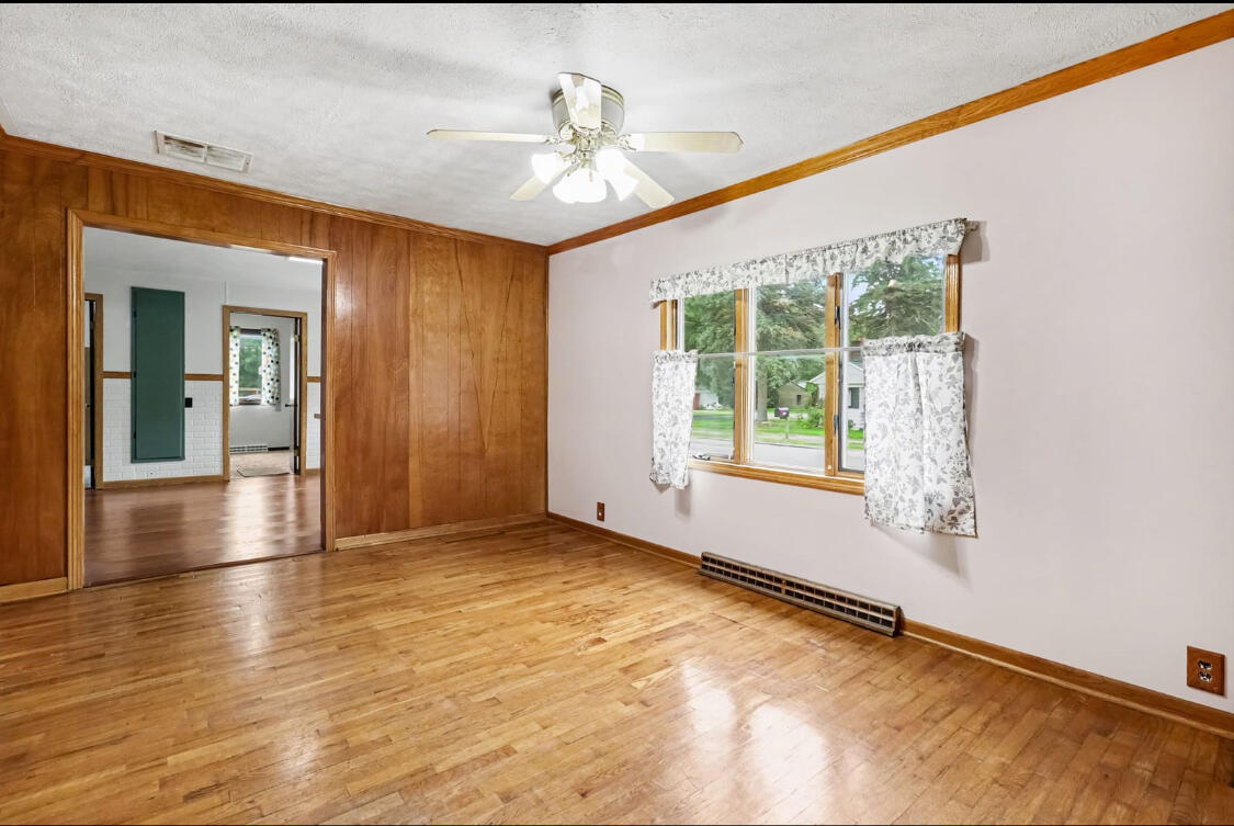 323 Evergreen Street Property Photo 10