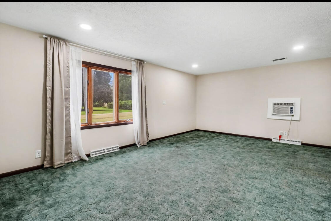 323 Evergreen Street Property Photo 12