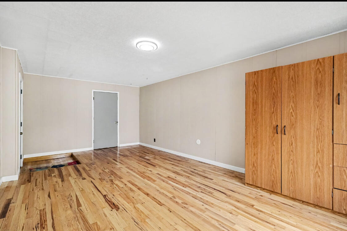 323 Evergreen Street Property Photo 13