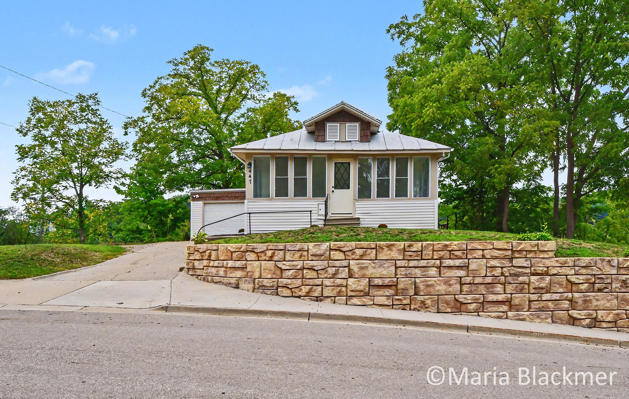 447 Baldie Street Property Photo 2